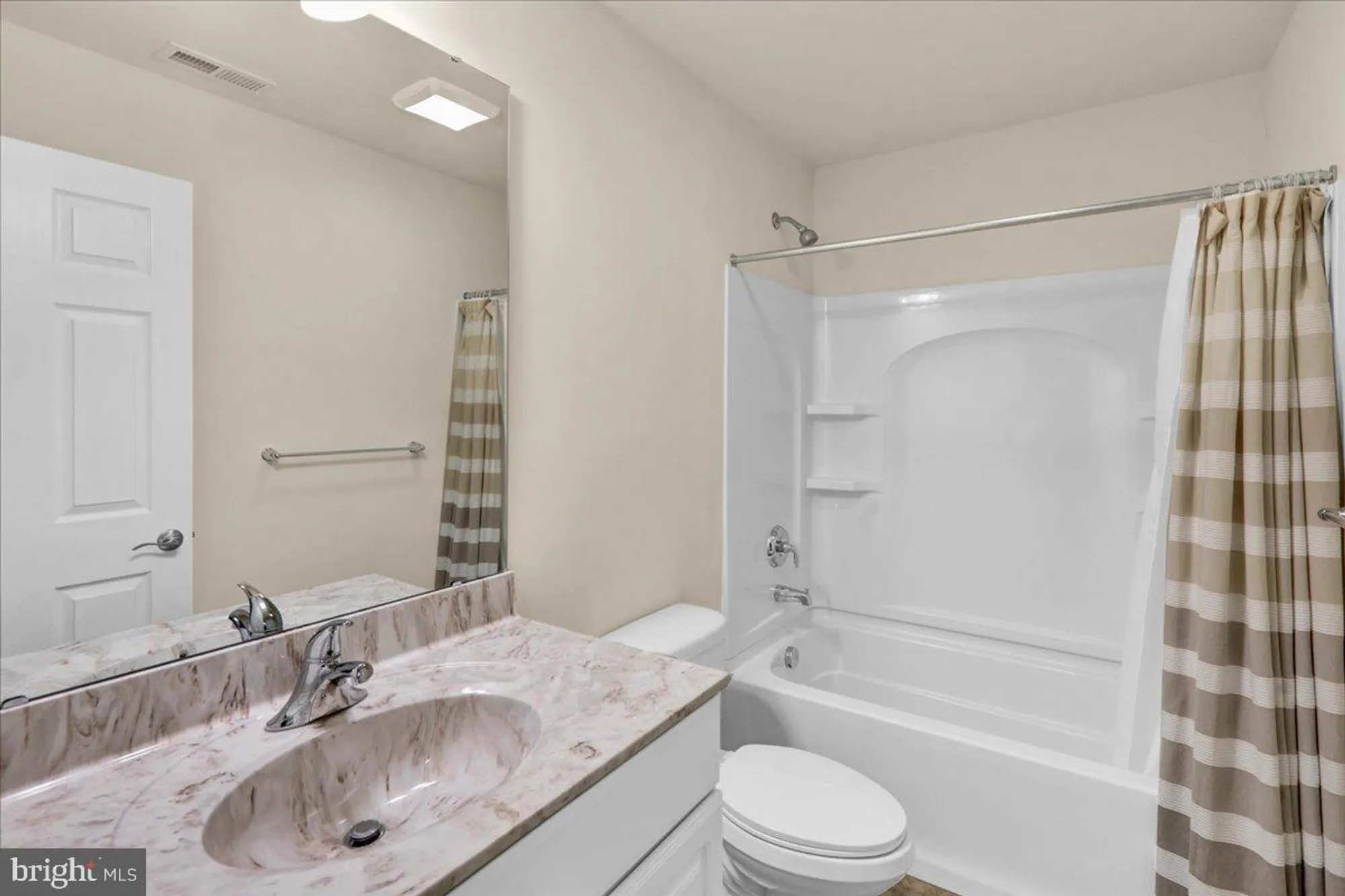 Property Slideshow image 45 of 65 | 122 american way, Downingtown, PA, 19335