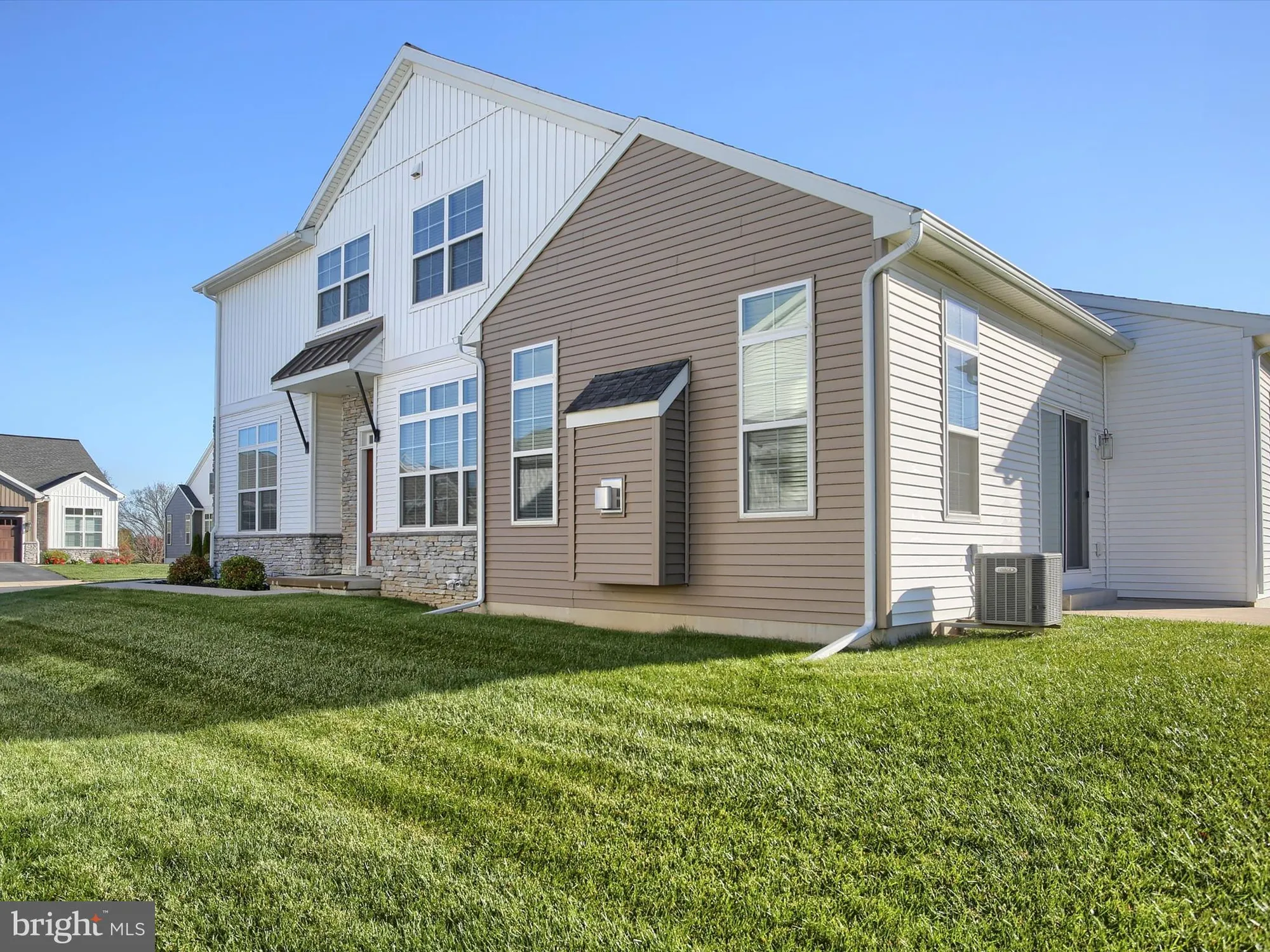 Property Slideshow image 5 of 52 | 787 aurora dr, Mechanicsburg, PA, 17055