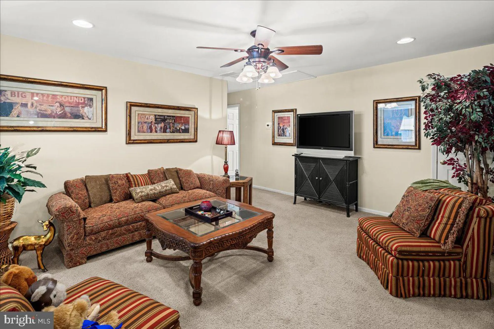 Property Slideshow image 36 of 68 | 9 spring lake ct, Barnegat, NJ, 08005