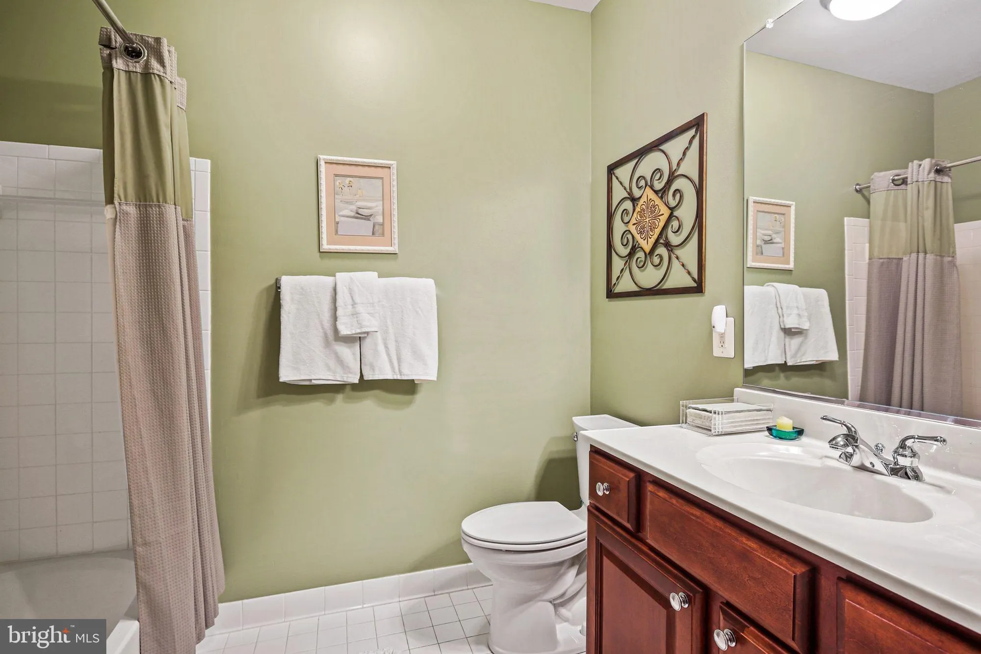 Property Slideshow image 25 of 33 | 8820 shining oceans way unit 207, Columbia, MD, 21045