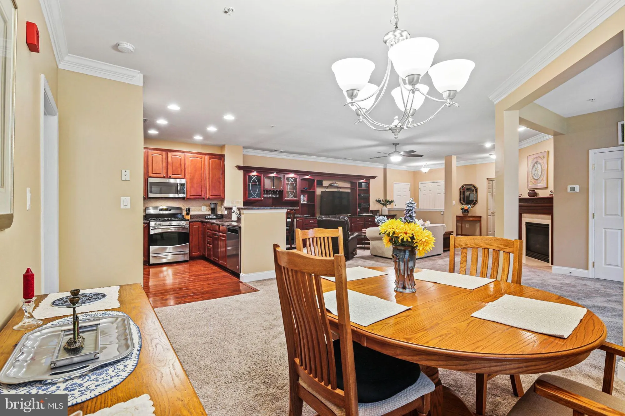 Property Slideshow image 10 of 33 | 8820 shining oceans way unit 207, Columbia, MD, 21045