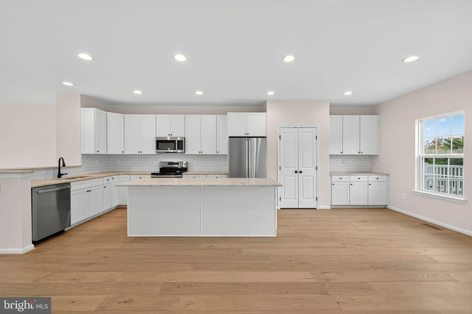 Property Slideshow image 4 of 50 | 182 trout lily dr, Lake Frederick, VA, 22630