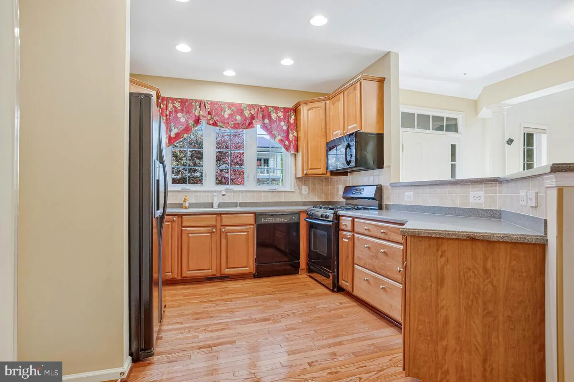 Property Slideshow image 12 of 72 | 8740 endless ocean way 26, Columbia, MD, 21045