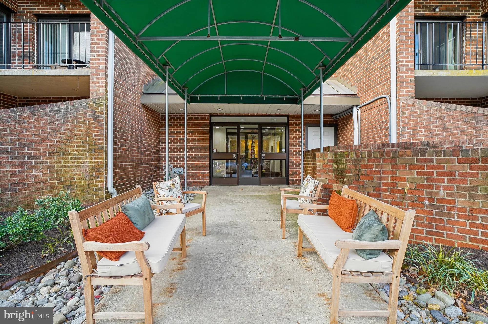 Property Slideshow image 8 of 53 | 2900 shipmaster way apt 216, Annapolis, MD, 21401