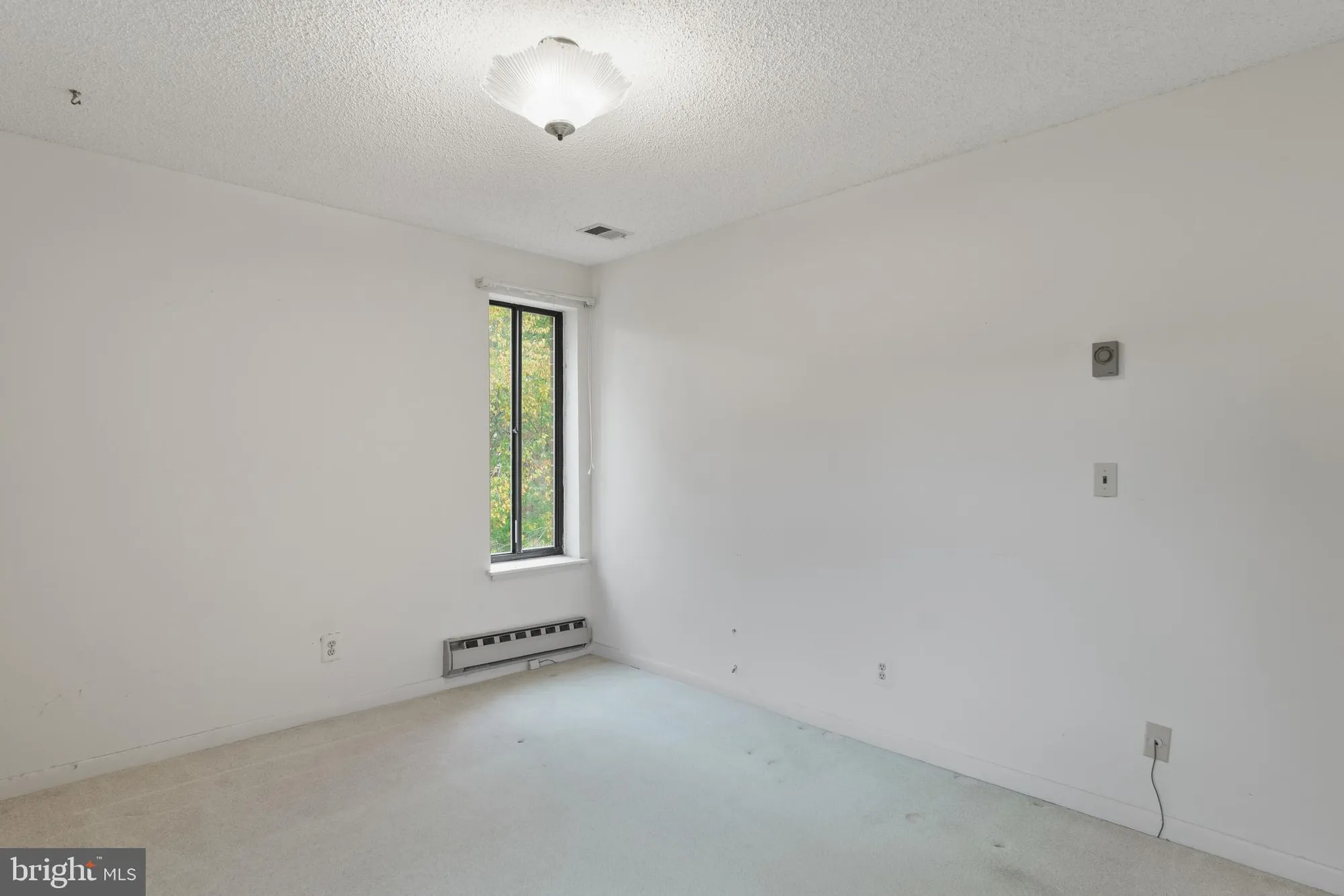 Property Slideshow image 19 of 31 | 15300 beaverbrook ct # 88-3f, Silver Spring, MD, 20906
