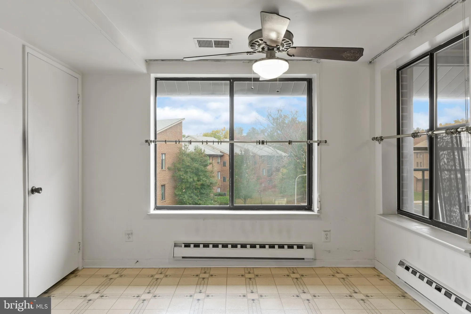 Property Slideshow image 11 of 31 | 15300 beaverbrook ct # 88-3f, Silver Spring, MD, 20906