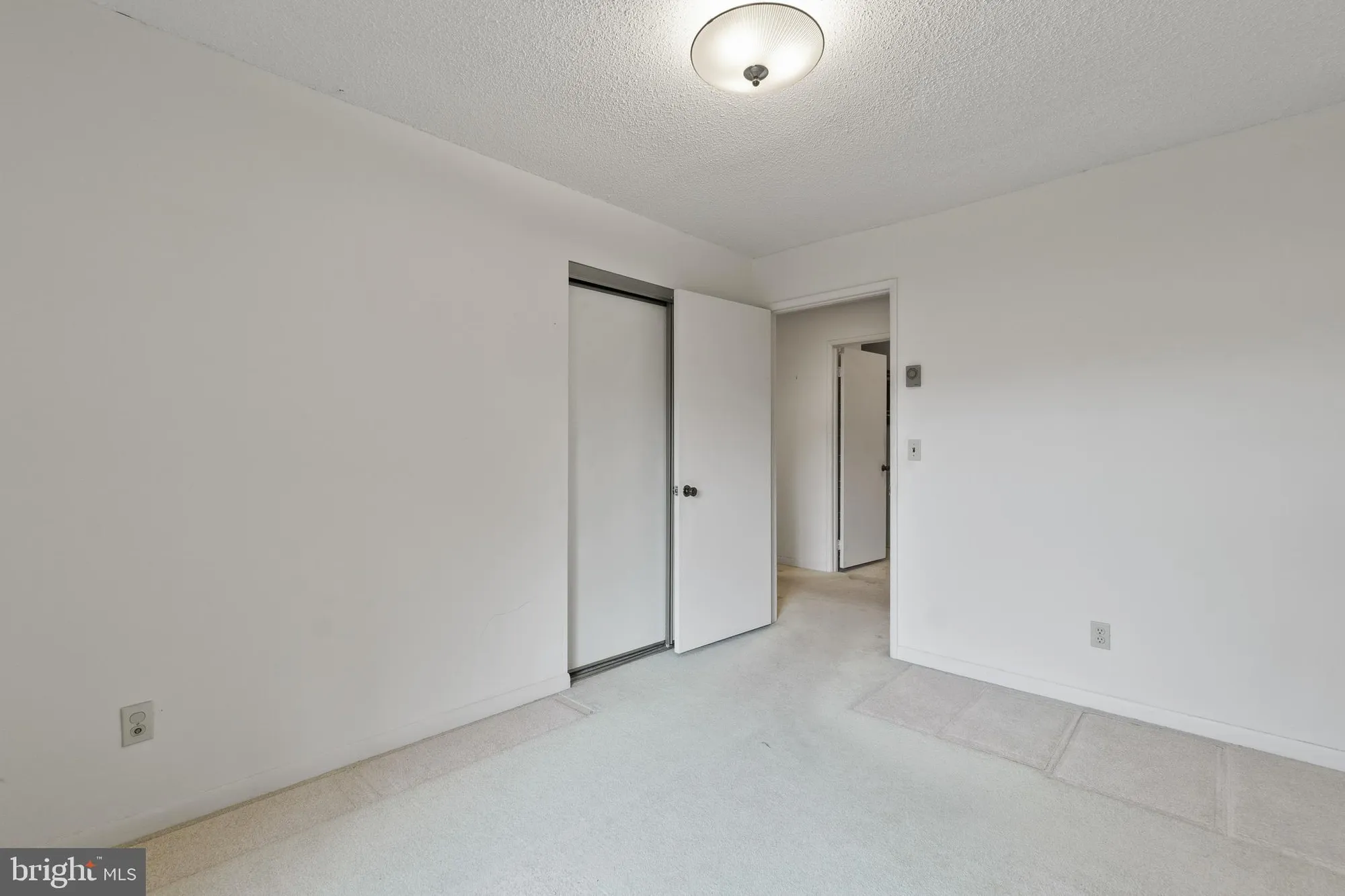Property Slideshow image 21 of 31 | 15300 beaverbrook ct # 88-3f, Silver Spring, MD, 20906