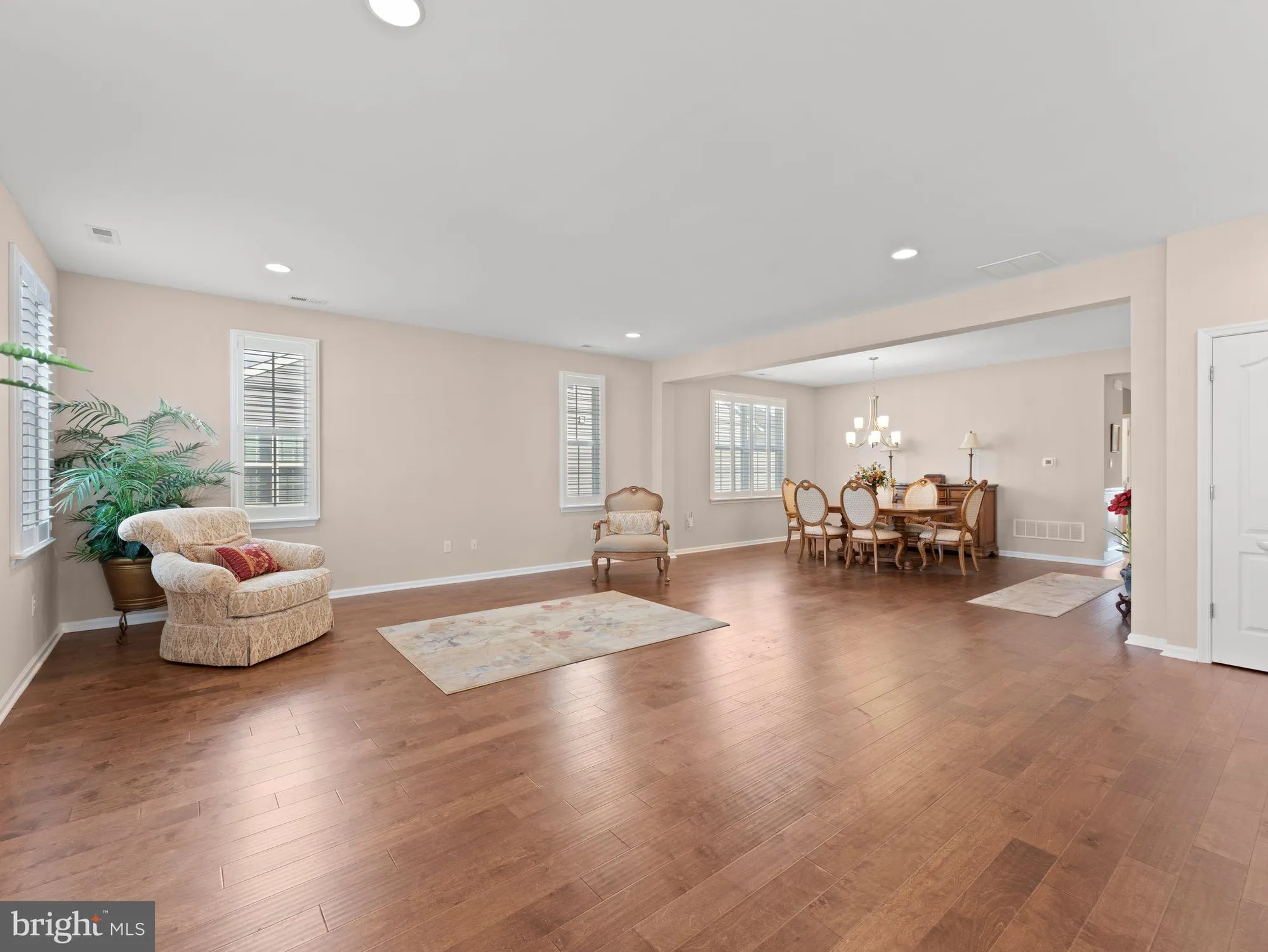 Property Slideshow image 10 of 33 | 215 kippen dr, Williamstown, NJ, 08094