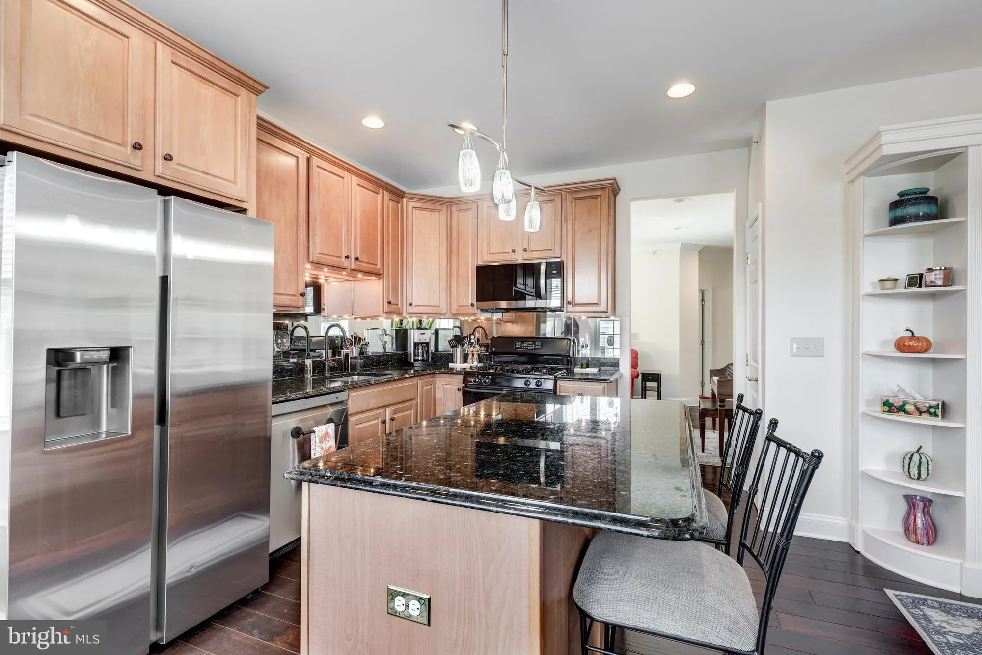 Property Slideshow image 2 of 48 | 2540 kensington gdns 406, Ellicott City, MD, 21043