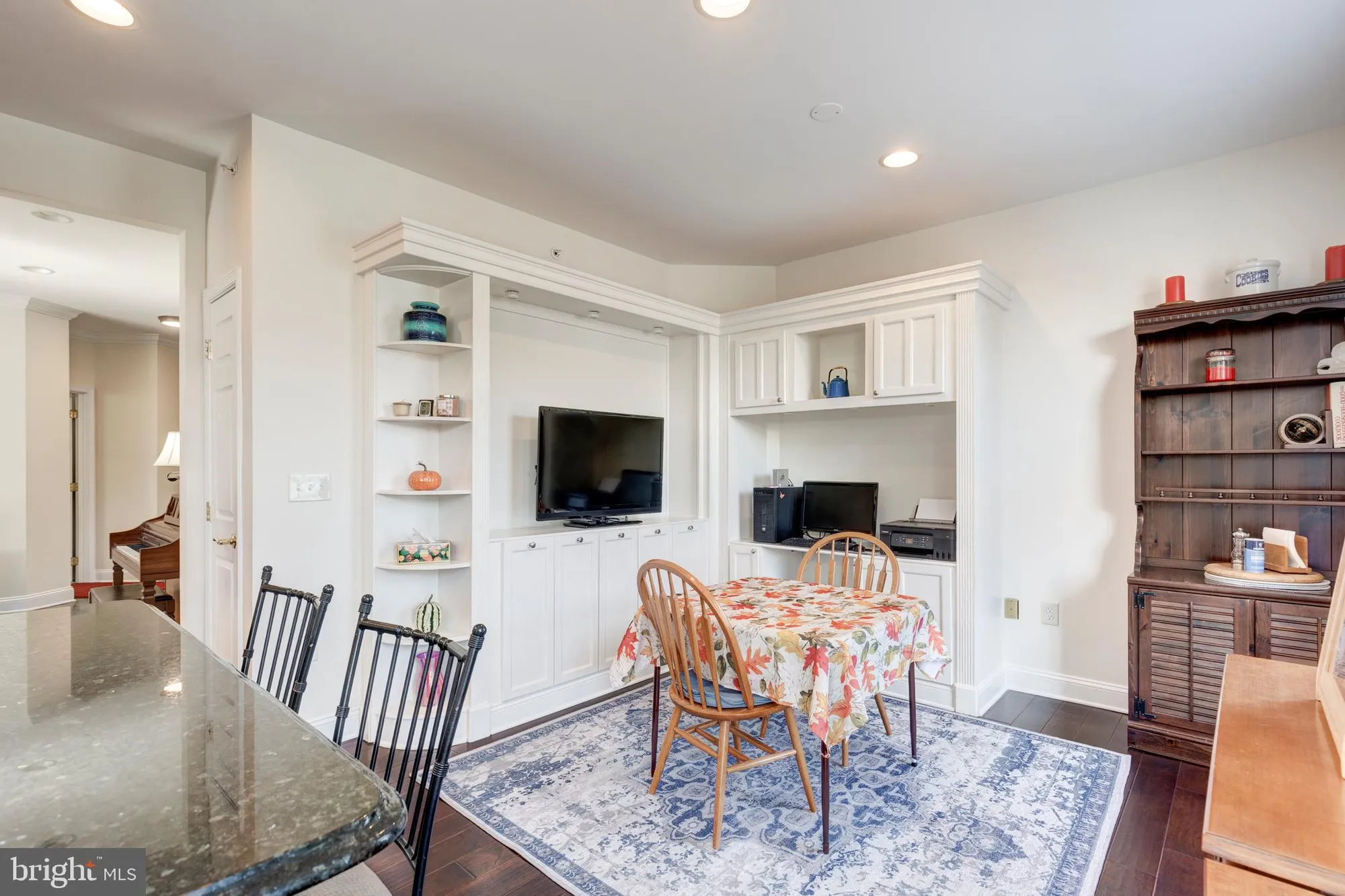 Property Slideshow image 9 of 48 | 2540 kensington gdns 406, Ellicott City, MD, 21043