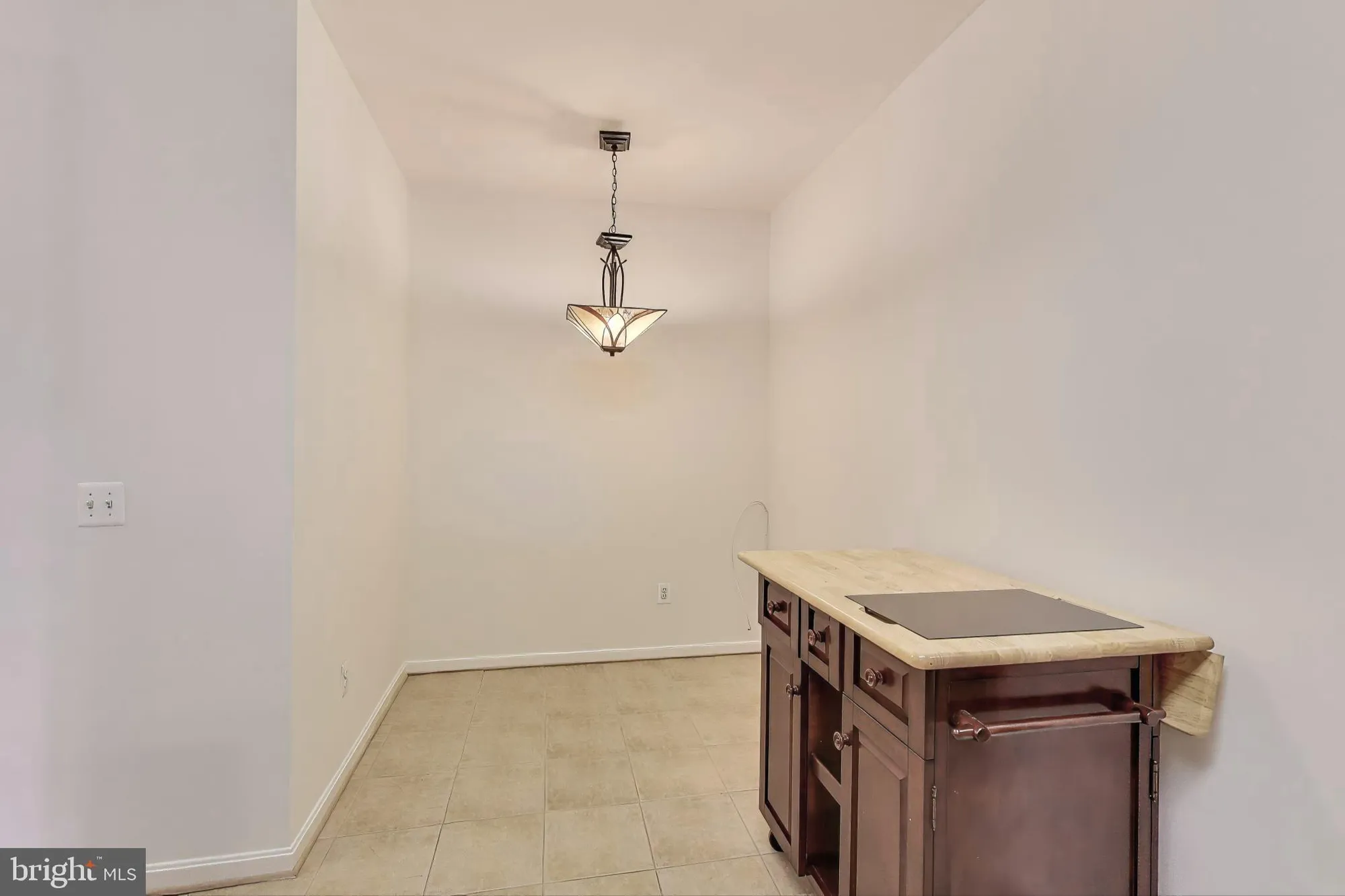 Property Slideshow image 12 of 27 | 13501 belle chasse blvd 215, Laurel, MD, 20707