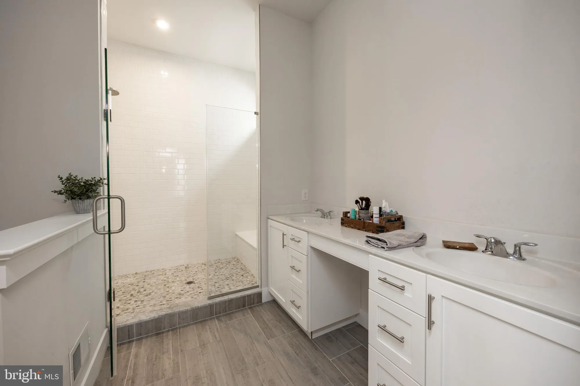 Property Slideshow image 28 of 42 | 609 metal st, Phoenixville, PA, 19460