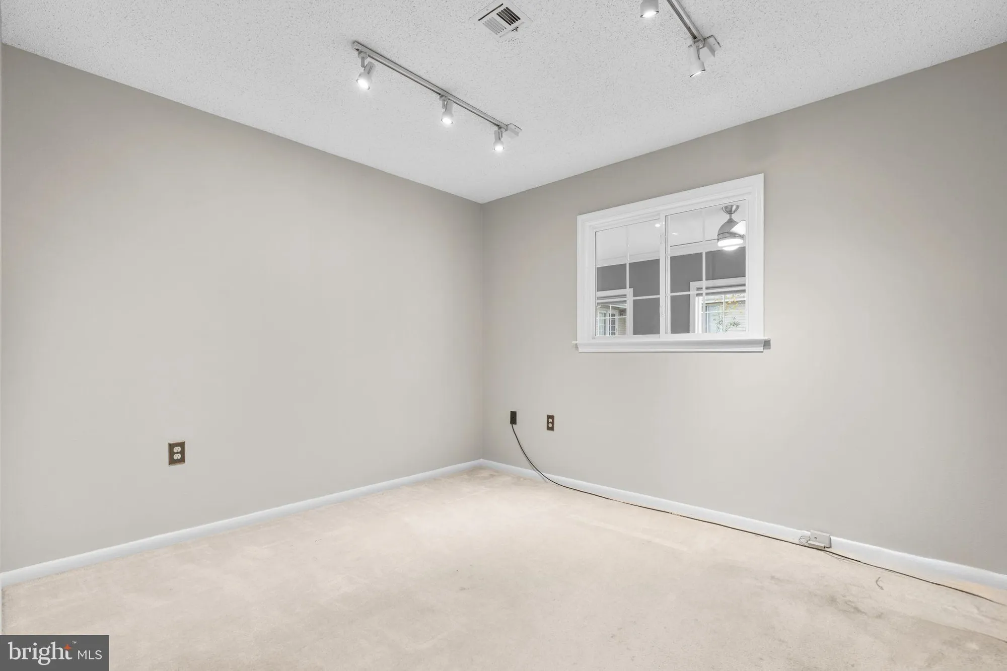 Property Slideshow image 27 of 32 | 3415 island creek ct # 131-a, Silver Spring, MD, 20906