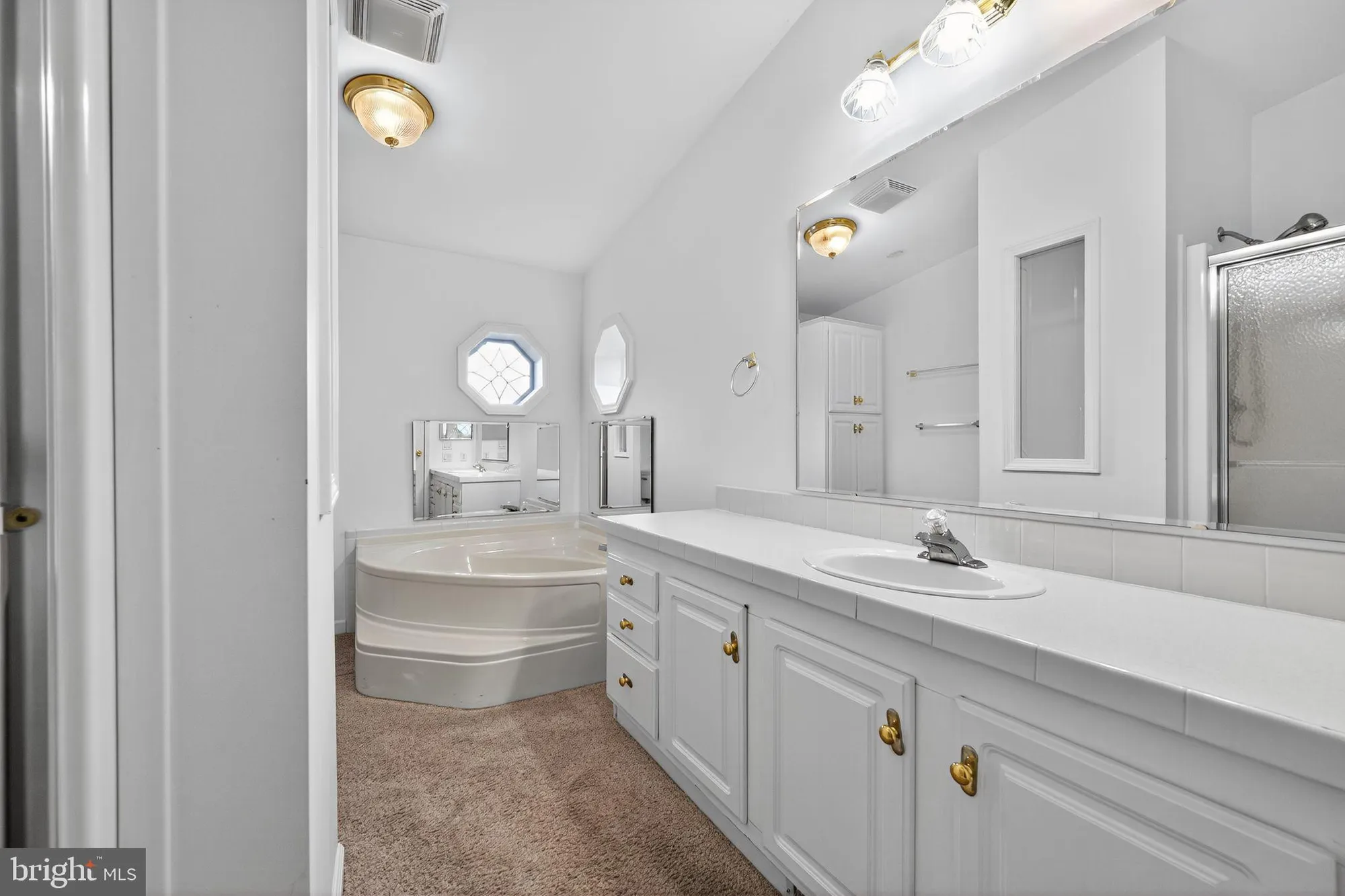 Property Slideshow image 13 of 24 | 601 village way, Royersford, PA, 19468