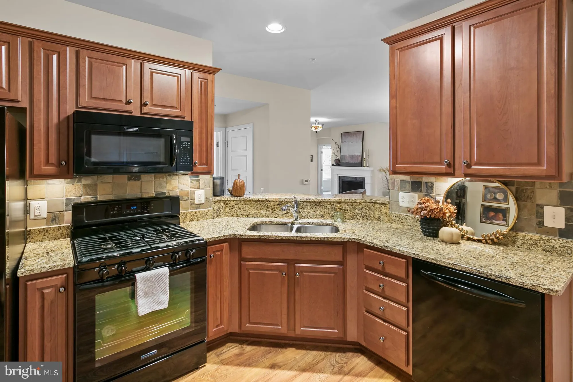 Property Slideshow image 28 of 94 | 8970 fascination ct apt 315, Lorton, VA, 22079
