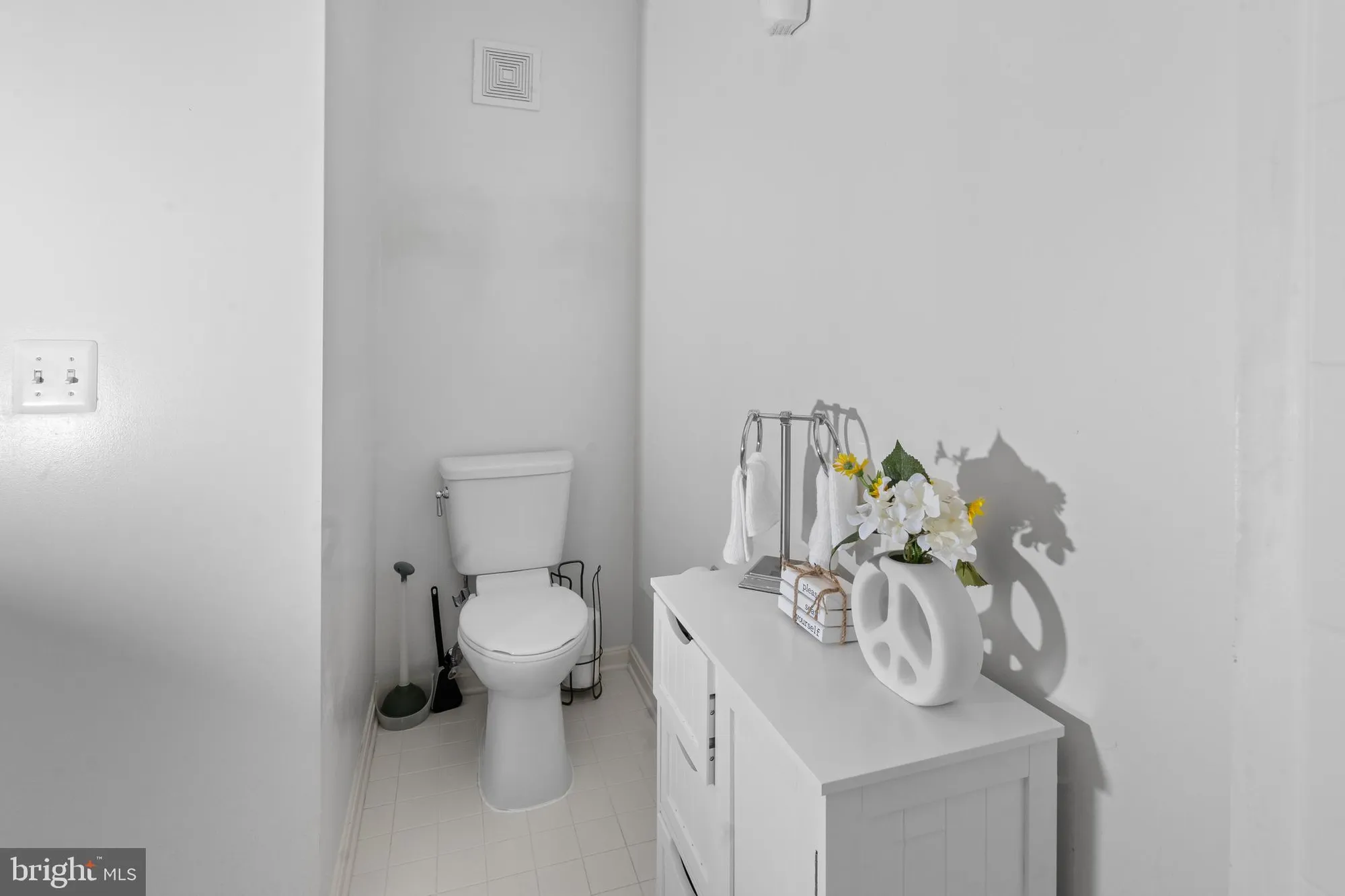 Property Slideshow image 6 of 33 | 13216 fox bow dr 403, Upper Marlboro, MD, 20774