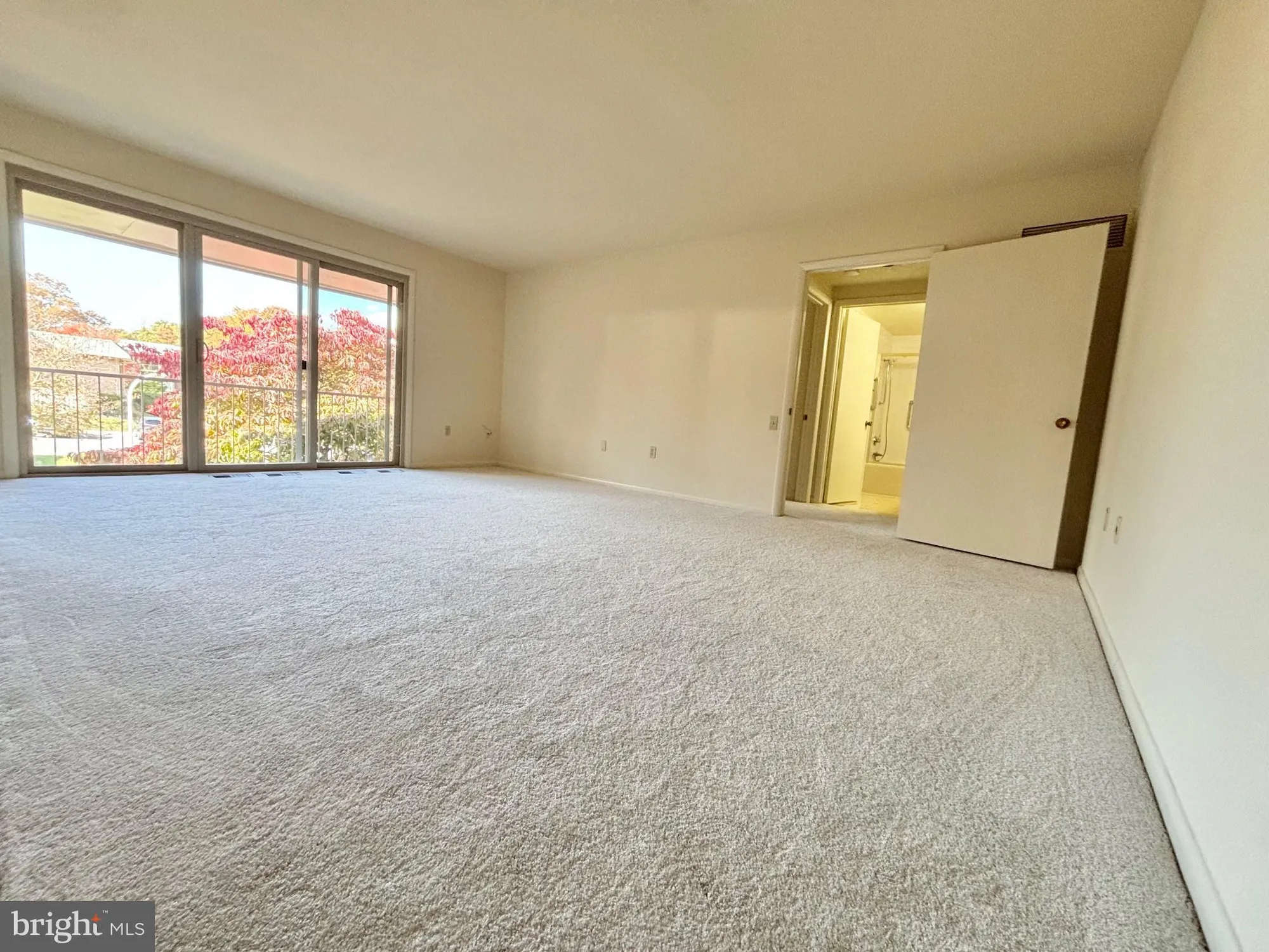 Property Slideshow image 3 of 18 | 3352 chiswick ct 57-3e, Silver Spring, MD, 20906