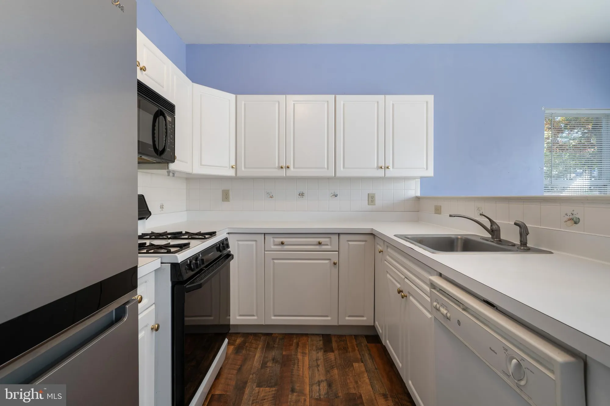 Property Slideshow image 6 of 36 | 16 newport rd, Manahawkin, NJ, 08050