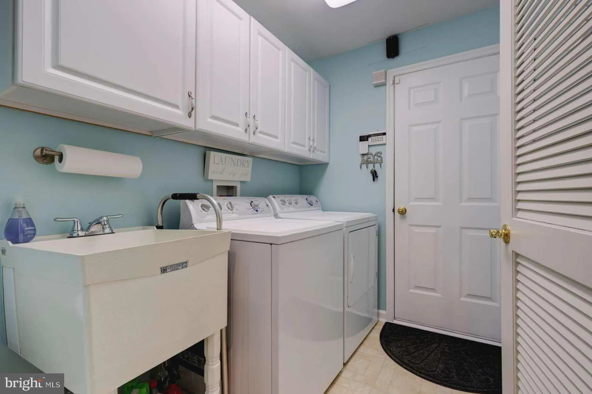 Property Slideshow image 18 of 30 | 172 hearthstone dr, Berlin, NJ, 08009