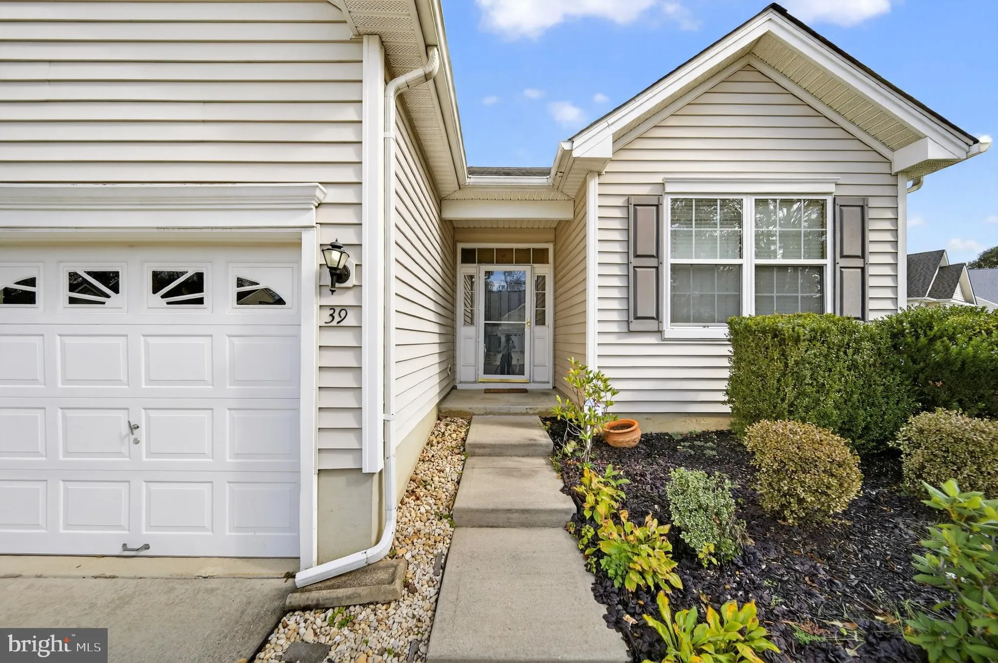 Property Slideshow image 3 of 25 | 39 fernbrooke dr, Westampton, NJ, 08060