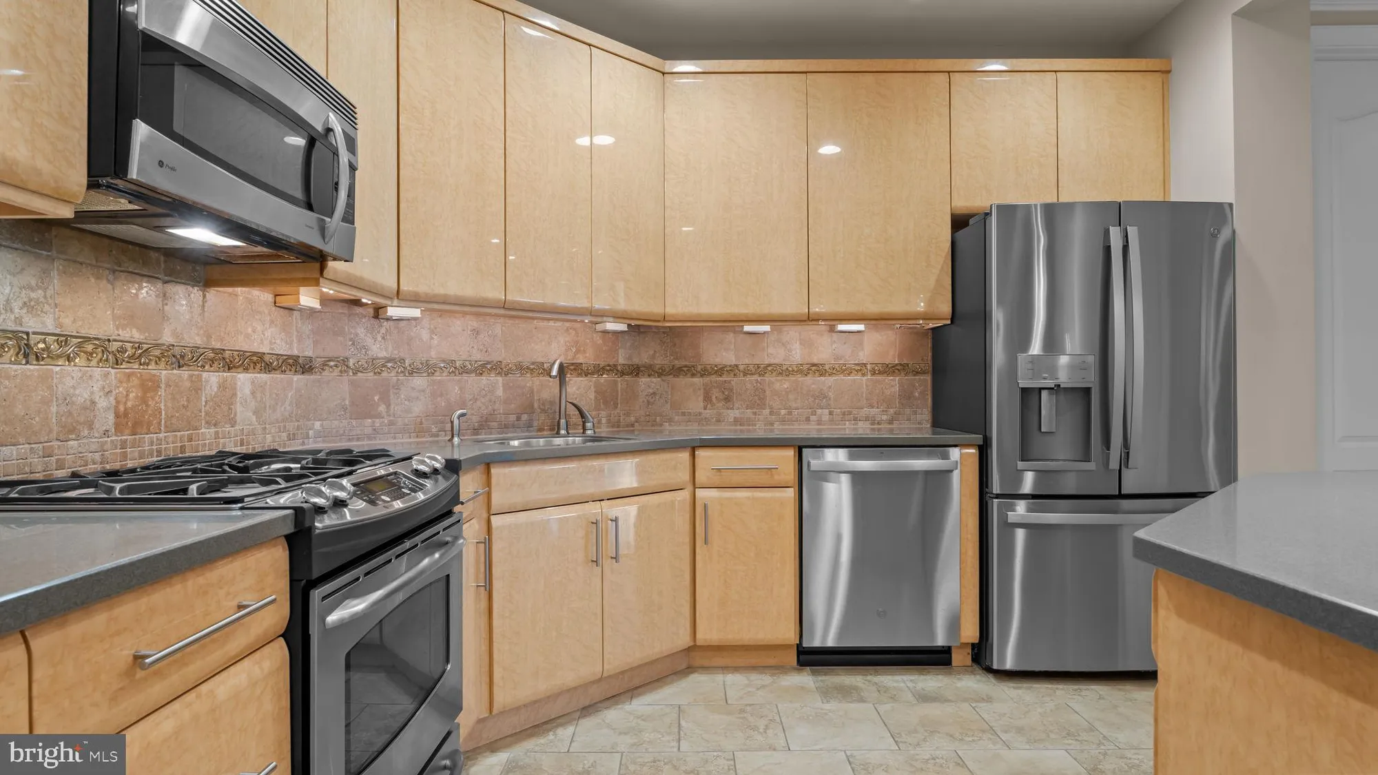 Property Slideshow image 5 of 37 | 4324 meridian blvd # 4324, Warrington, PA, 18976