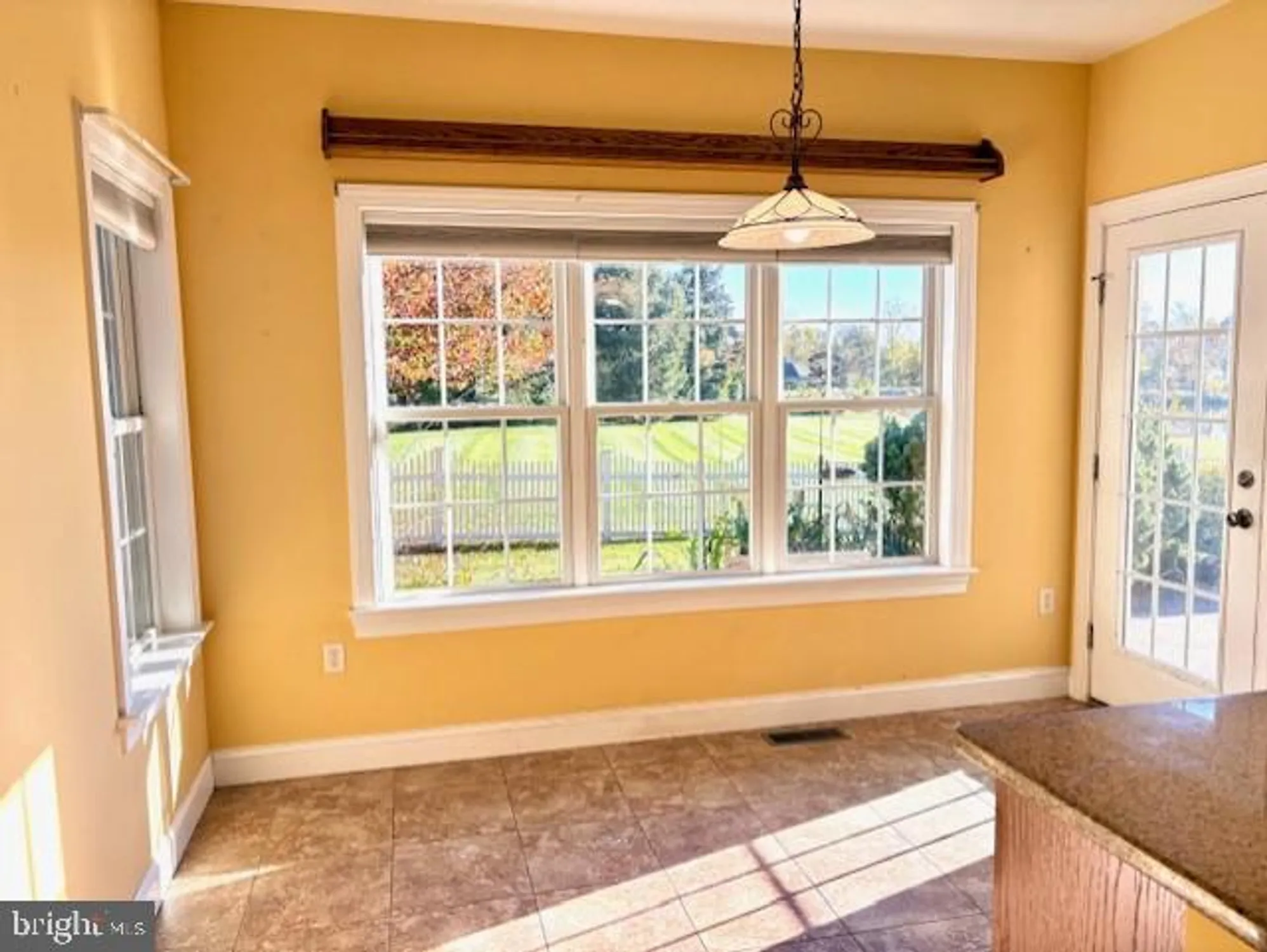 Property Slideshow image 8 of 18 | 121 copper beech ln, Womelsdorf, PA, 19567