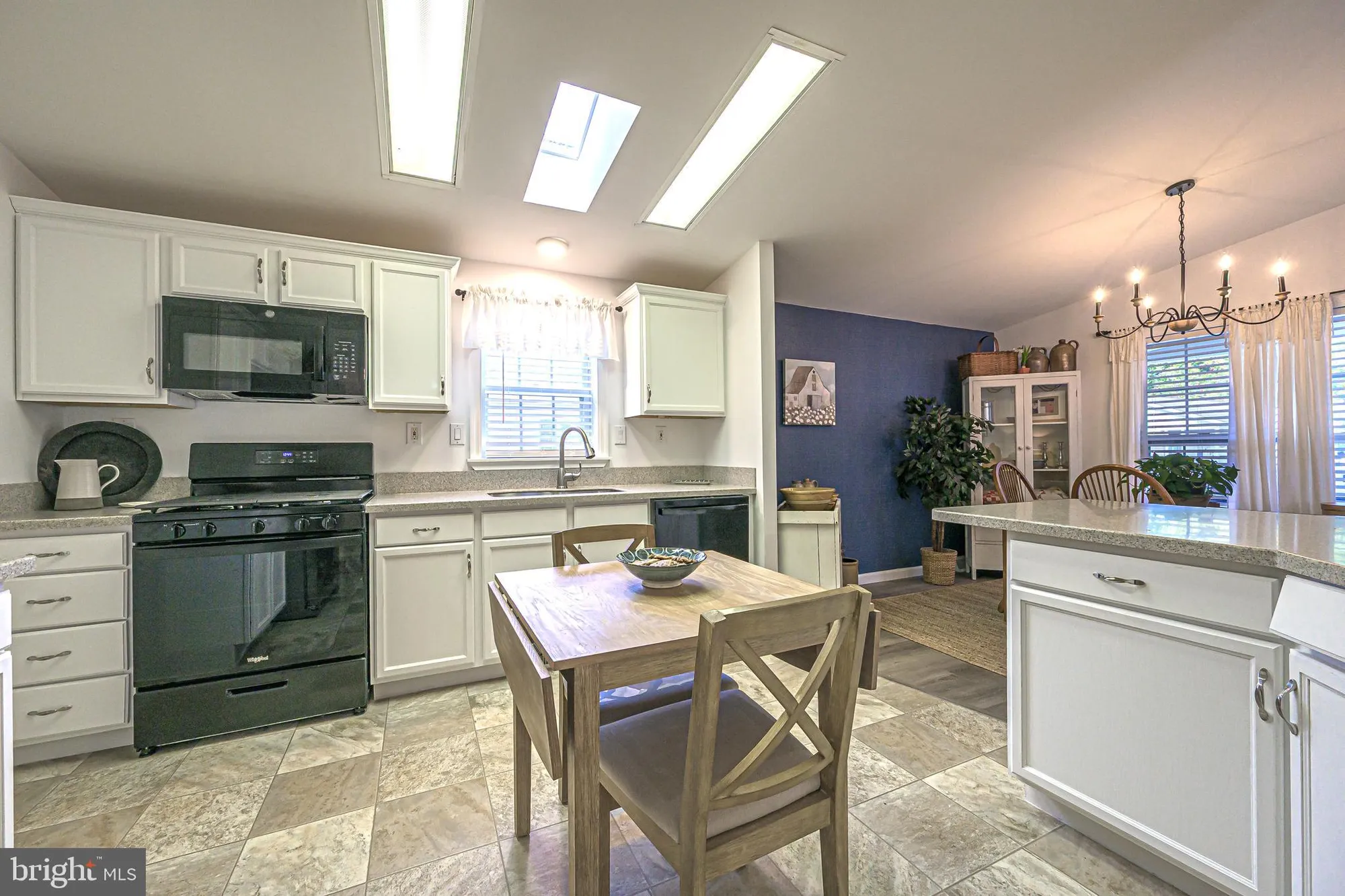 Property Slideshow image 10 of 23 | 94 baltusrol dr, Mays Landing, NJ, 08330