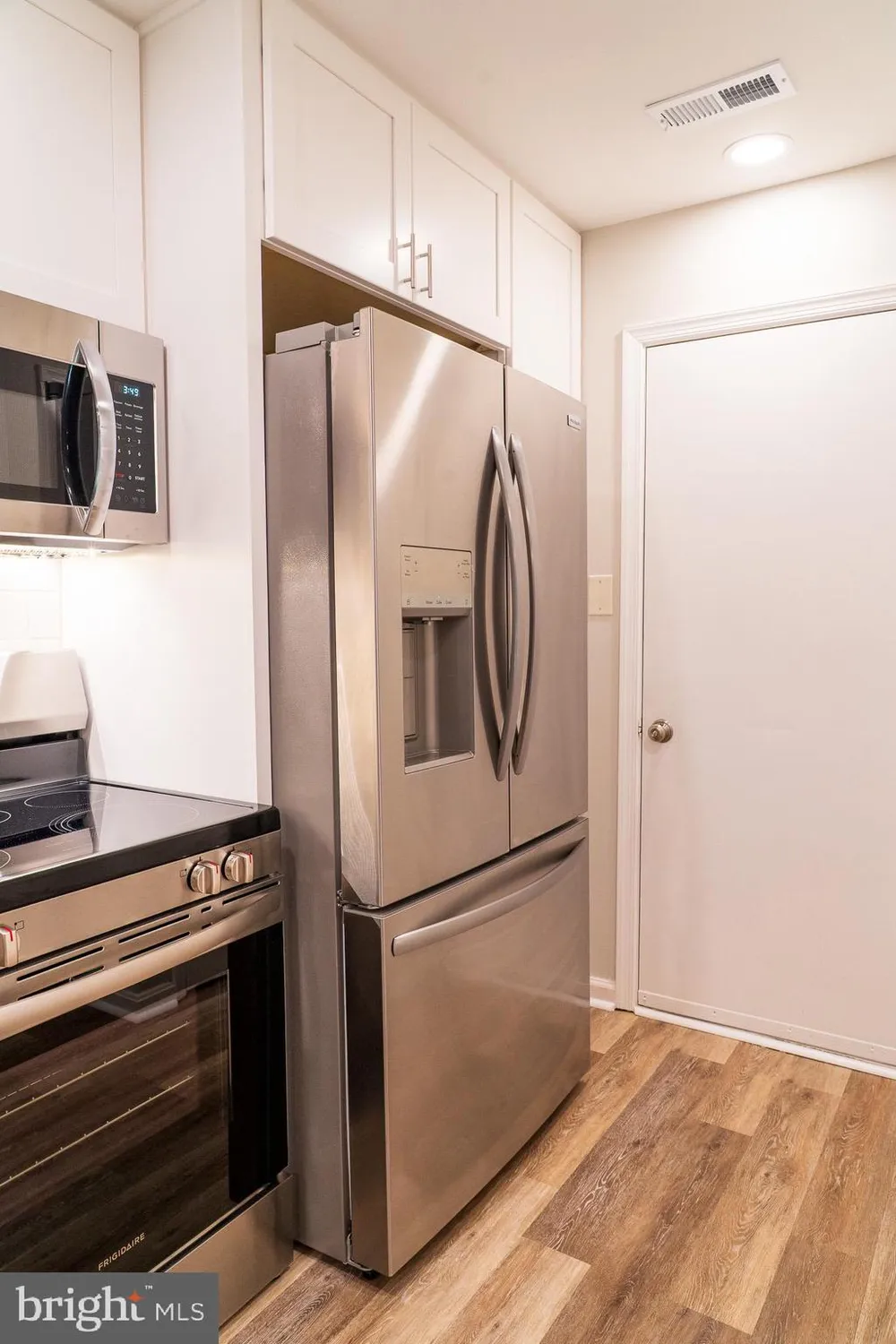 Property Slideshow image 8 of 25 | 1909 marconi cir, Annapolis, MD, 21401