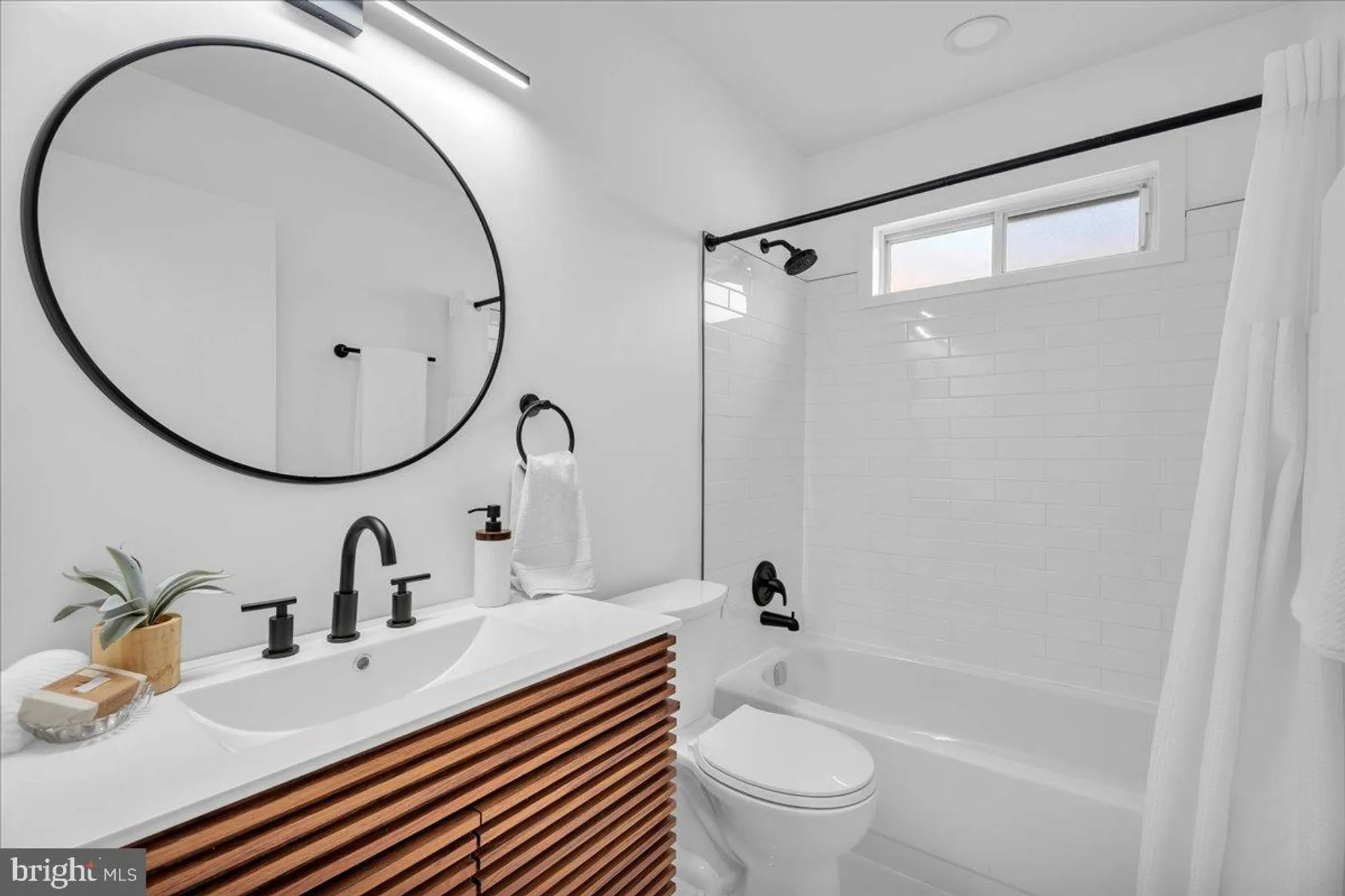 Property Slideshow image 13 of 17 | 19 dunstable rd, Southampton, NJ, 08088