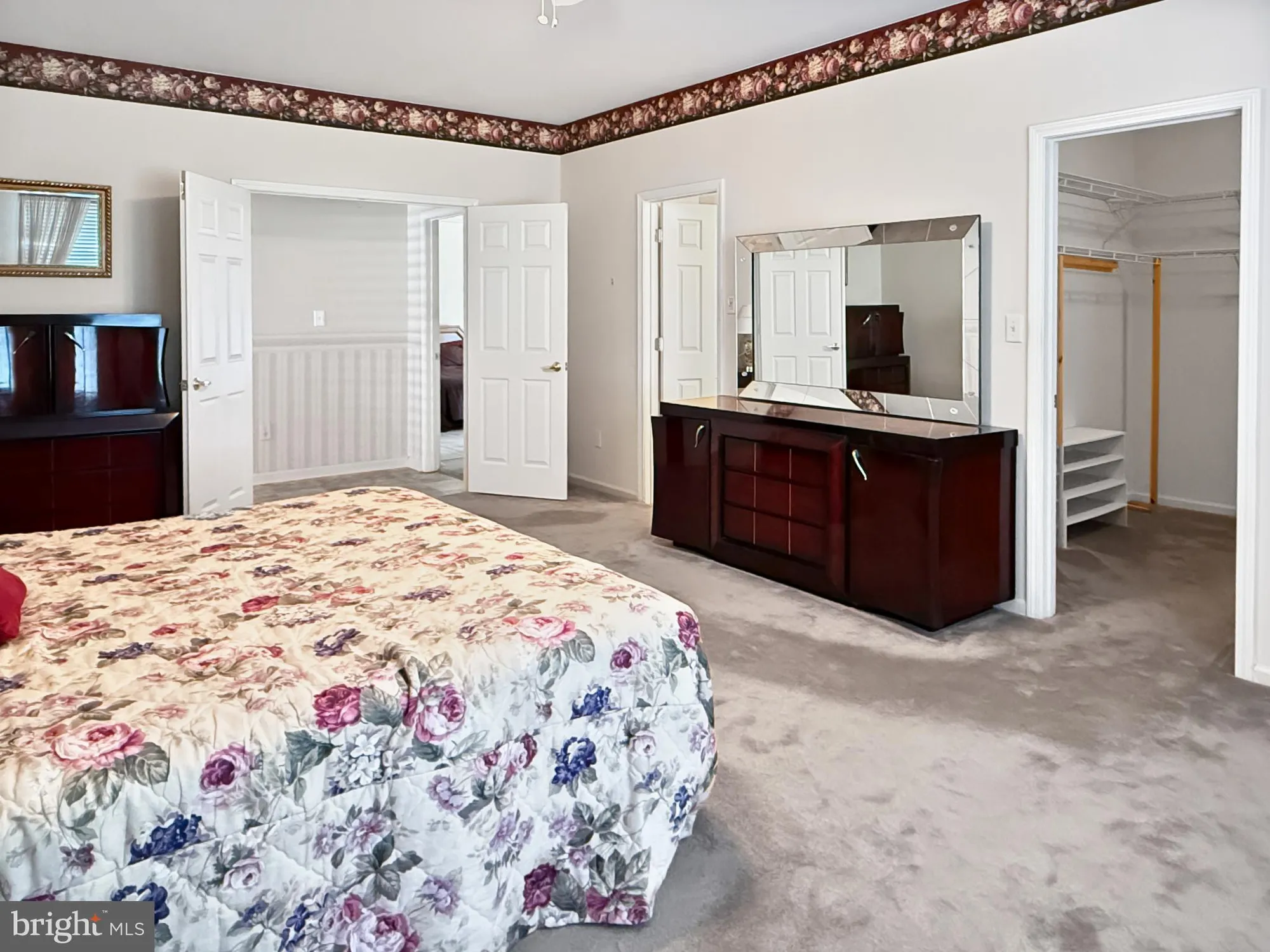 Property Slideshow image 11 of 36 | 49 chamber ln, Columbus, NJ, 08022