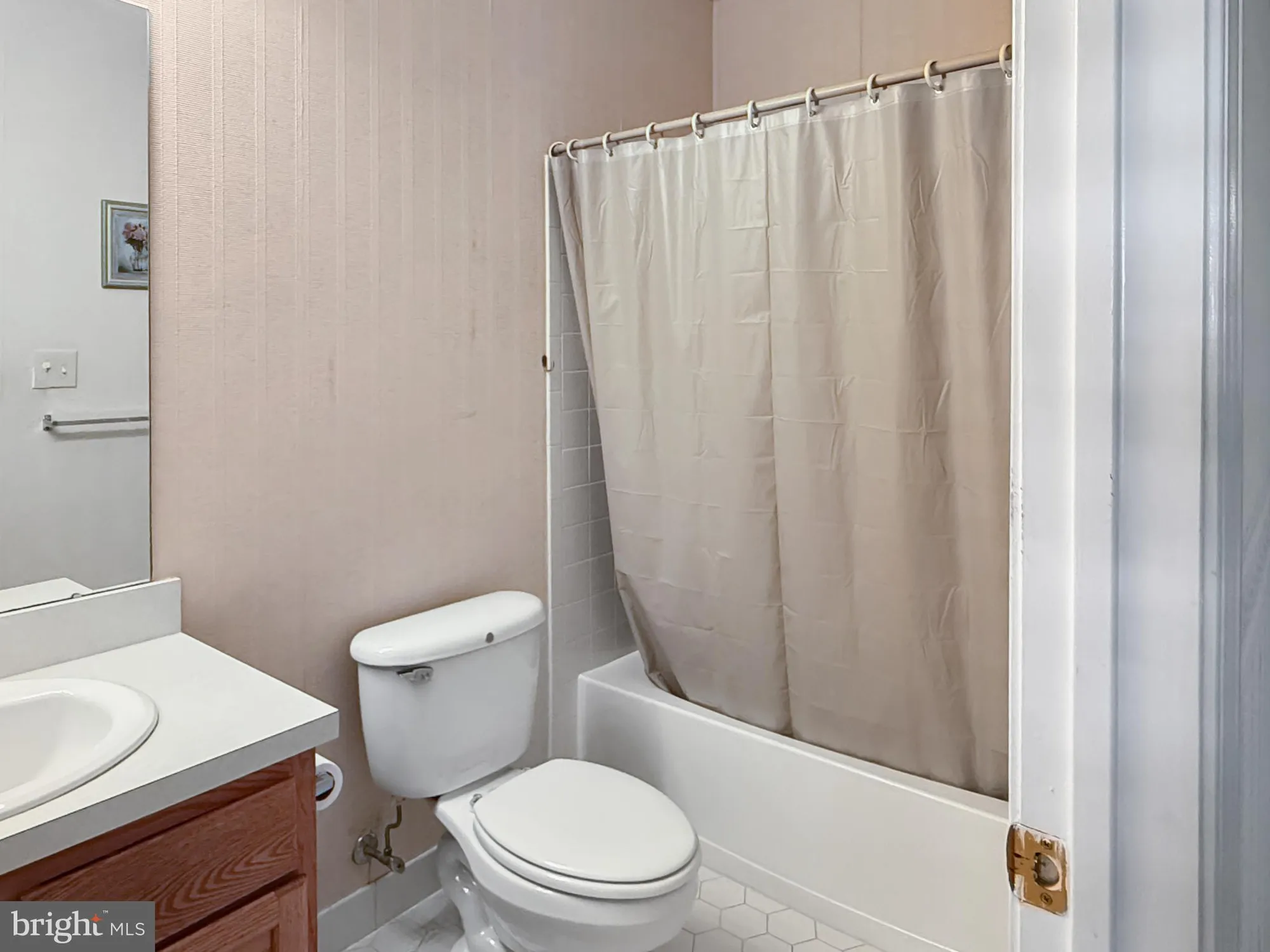 Property Slideshow image 9 of 36 | 49 chamber ln, Columbus, NJ, 08022