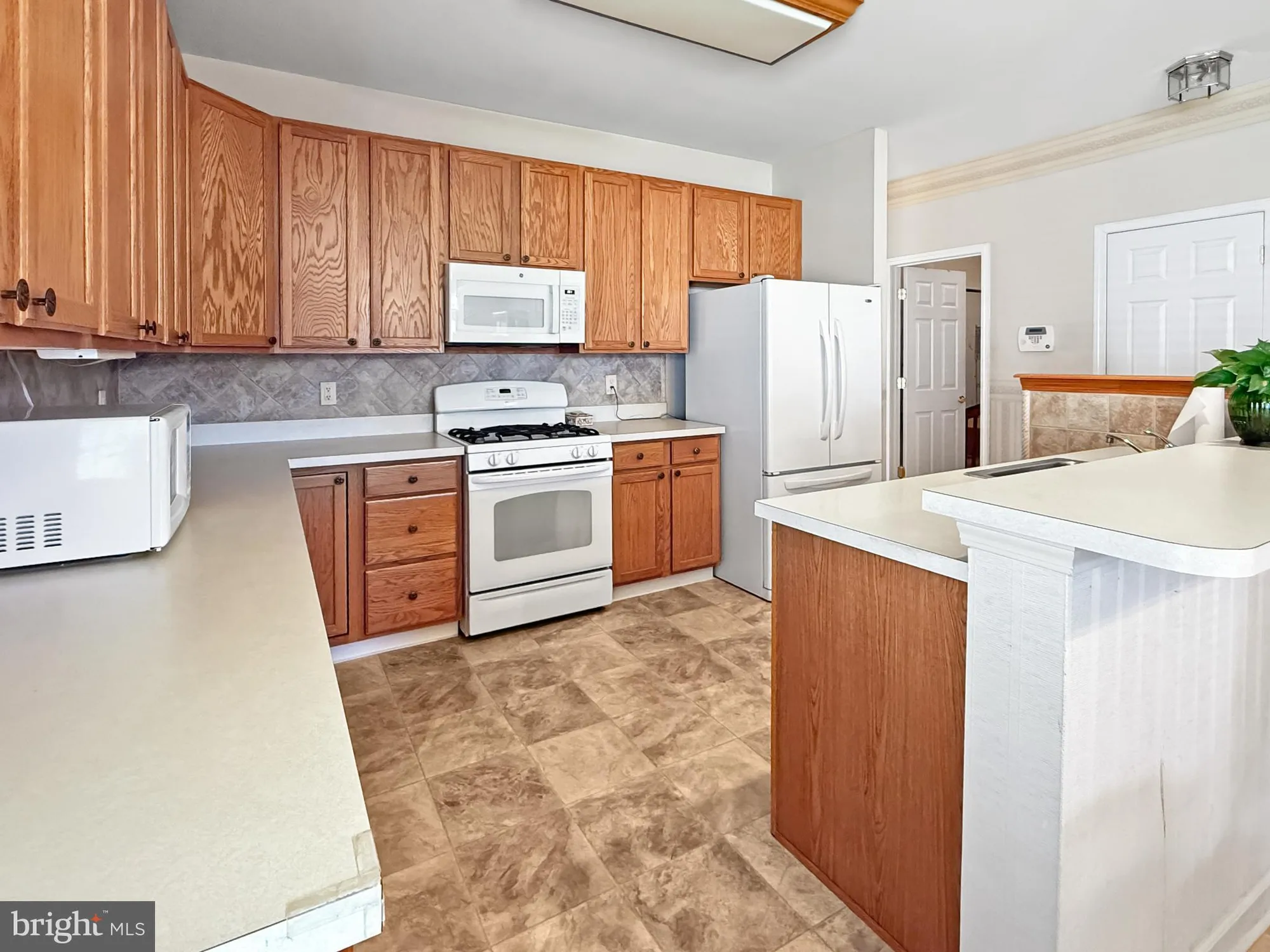 Property Slideshow image 7 of 36 | 49 chamber ln, Columbus, NJ, 08022