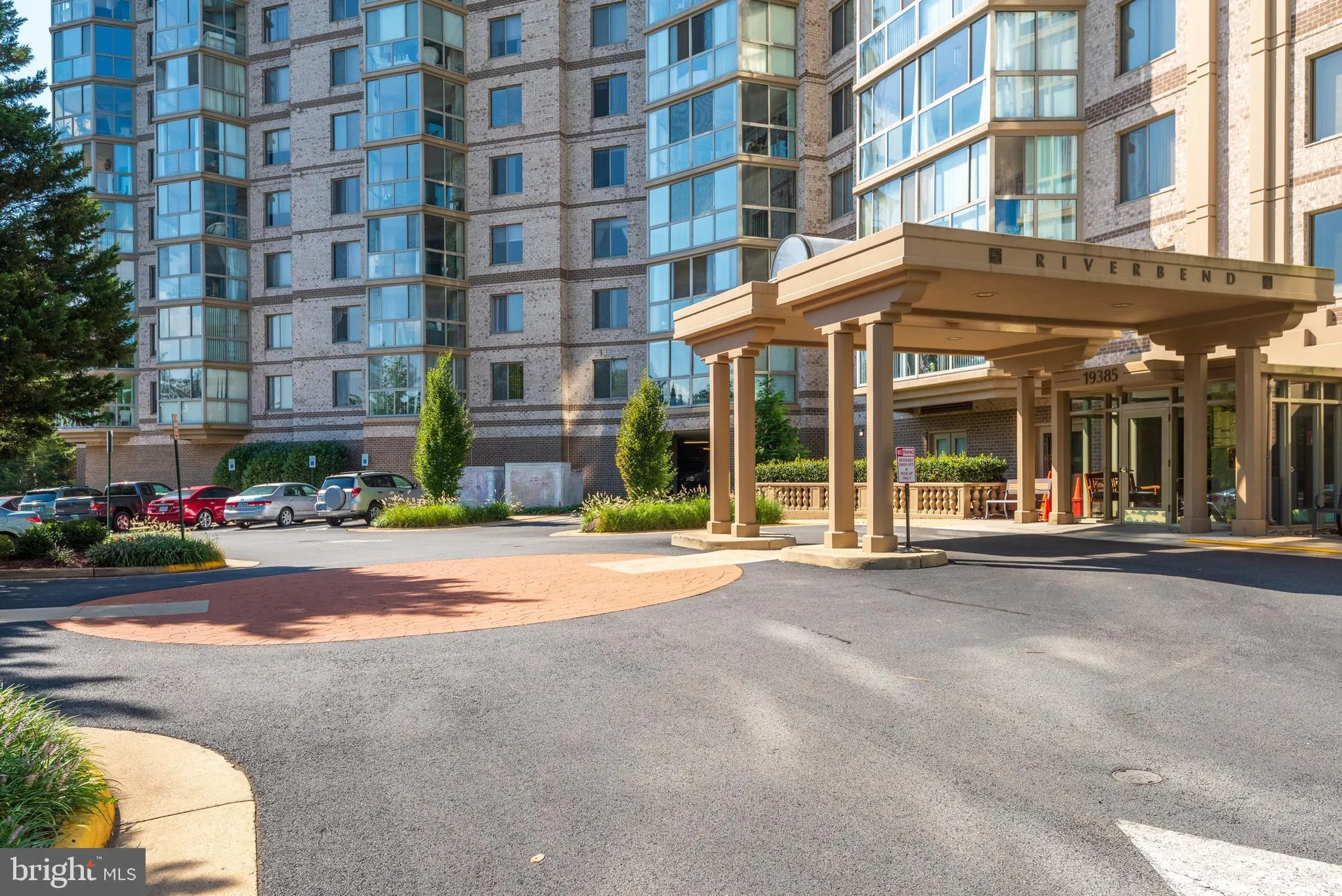 Property Slideshow image 1 of 80 | 19385 cypress ridge ter unit 907, Leesburg, VA, 20176