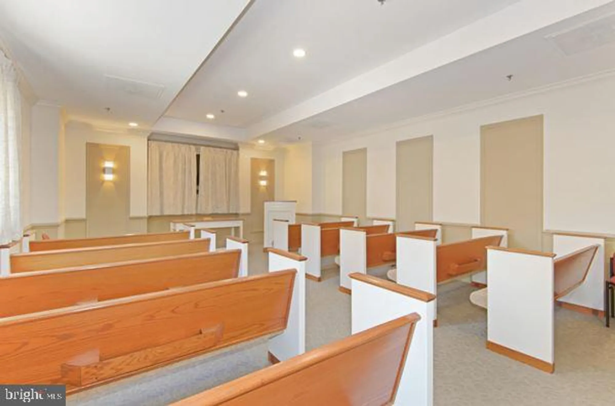 Property Slideshow image 48 of 80 | 19385 cypress ridge ter unit 907, Leesburg, VA, 20176