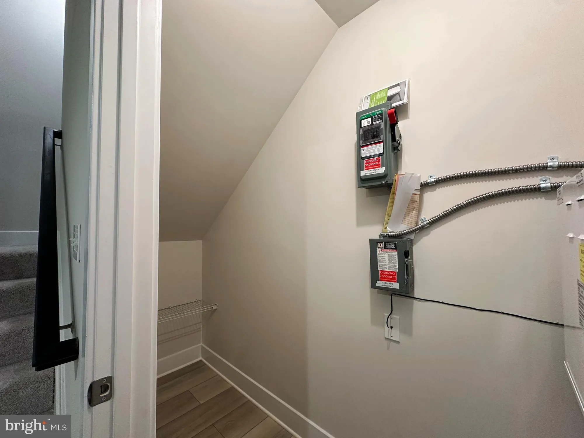 Property Slideshow image 8 of 42 | 1202 crested wood dr, Laurel, MD, 20724