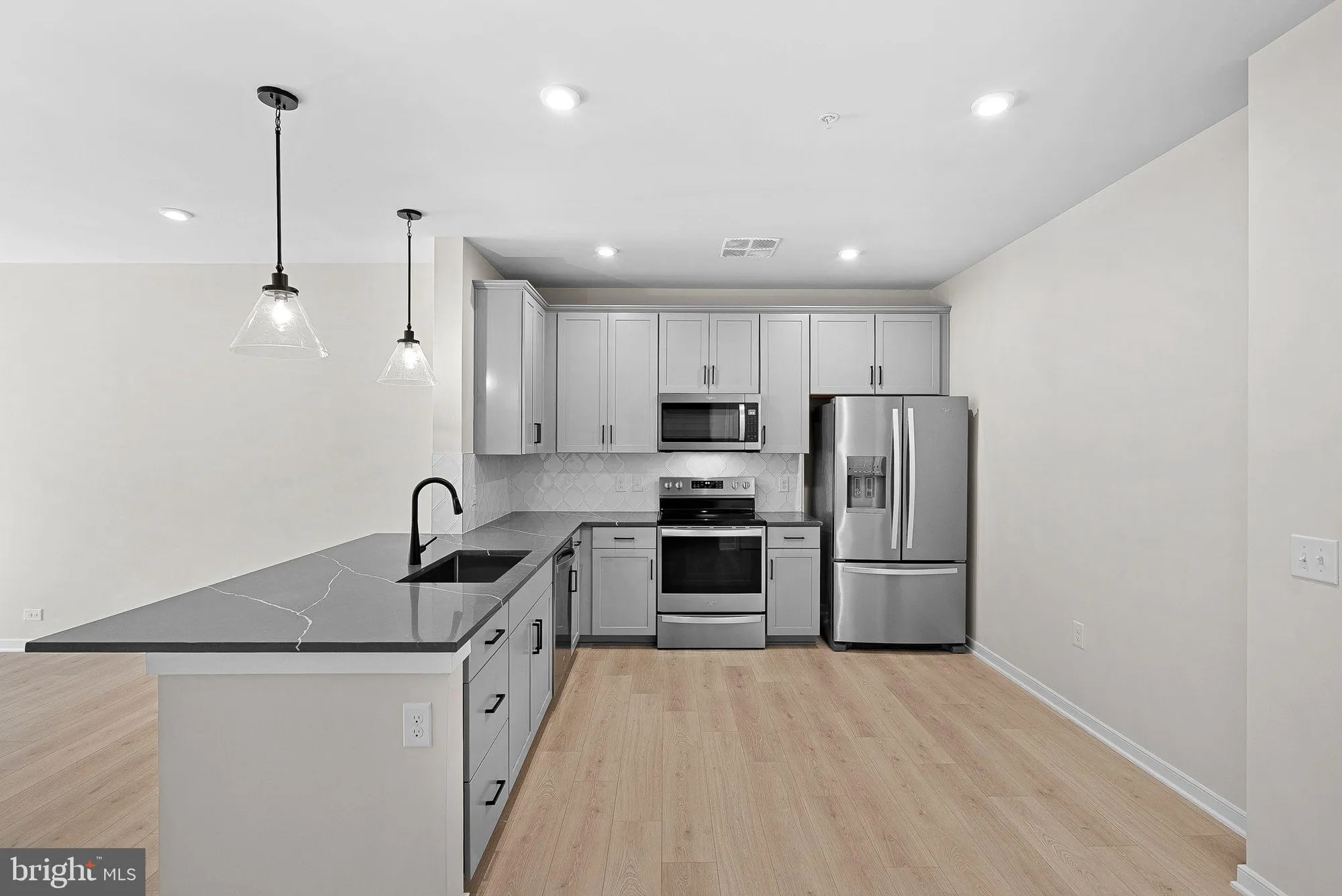 Property Slideshow image 1 of 44 | 750 mount airy ter ne unit 304, Leesburg, VA, 20176