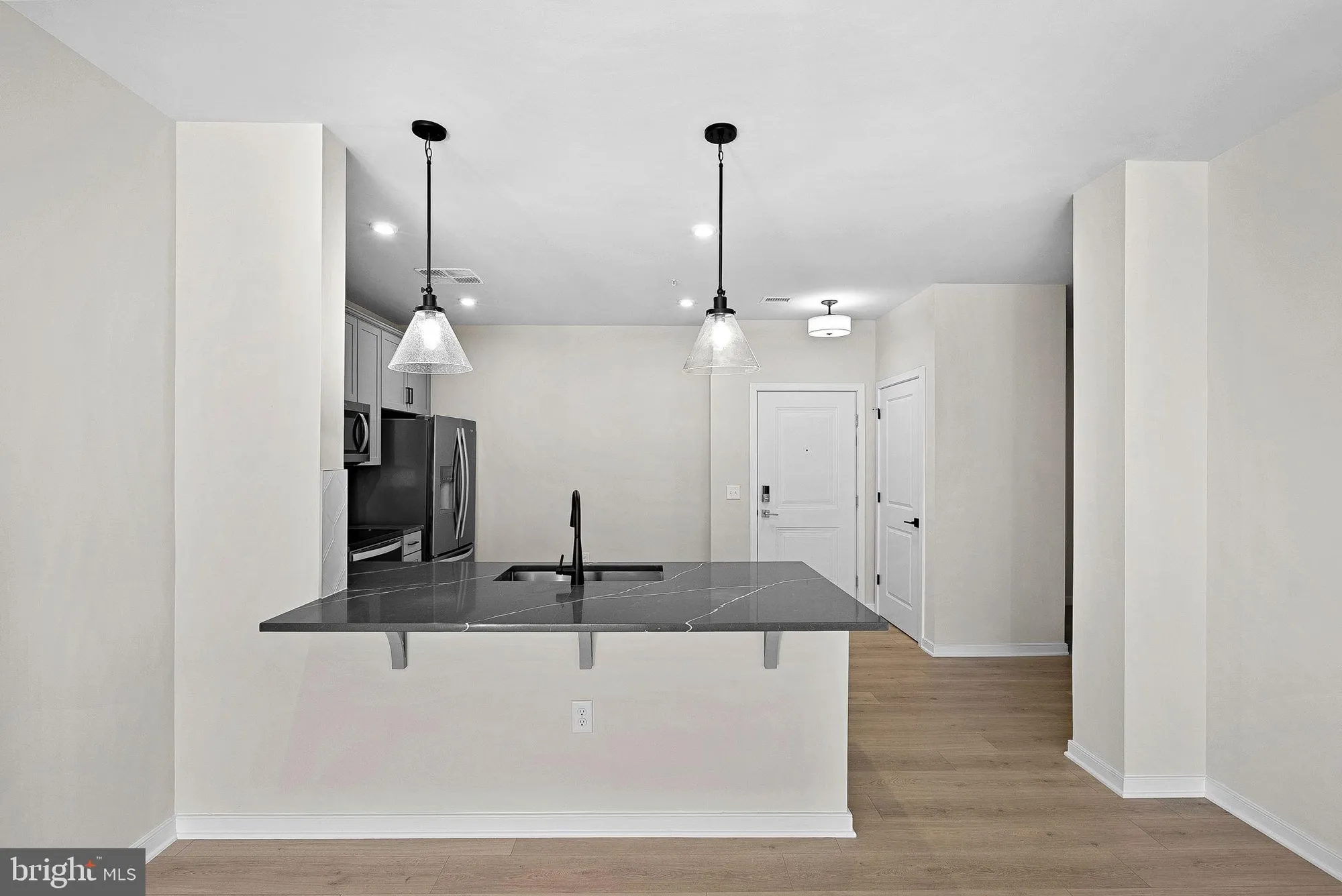 Property Slideshow image 4 of 44 | 750 mount airy ter ne unit 304, Leesburg, VA, 20176