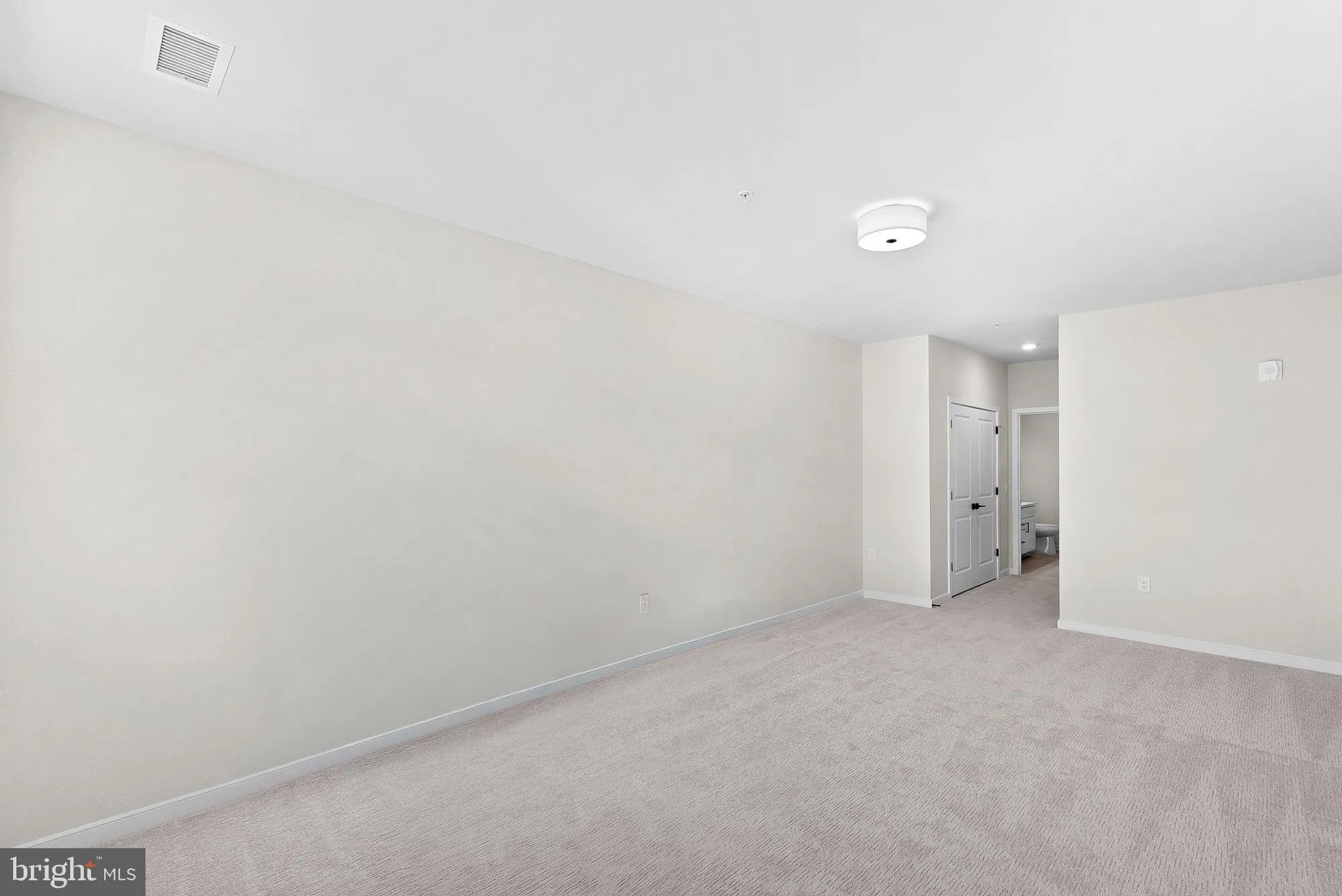 Property Slideshow image 20 of 44 | 750 mount airy ter ne unit 304, Leesburg, VA, 20176