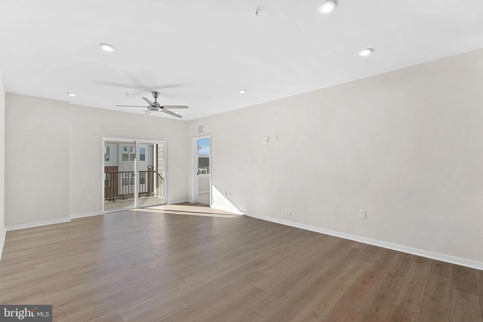 Property Slideshow image 32 of 44 | 750 mount airy ter ne unit 304, Leesburg, VA, 20176