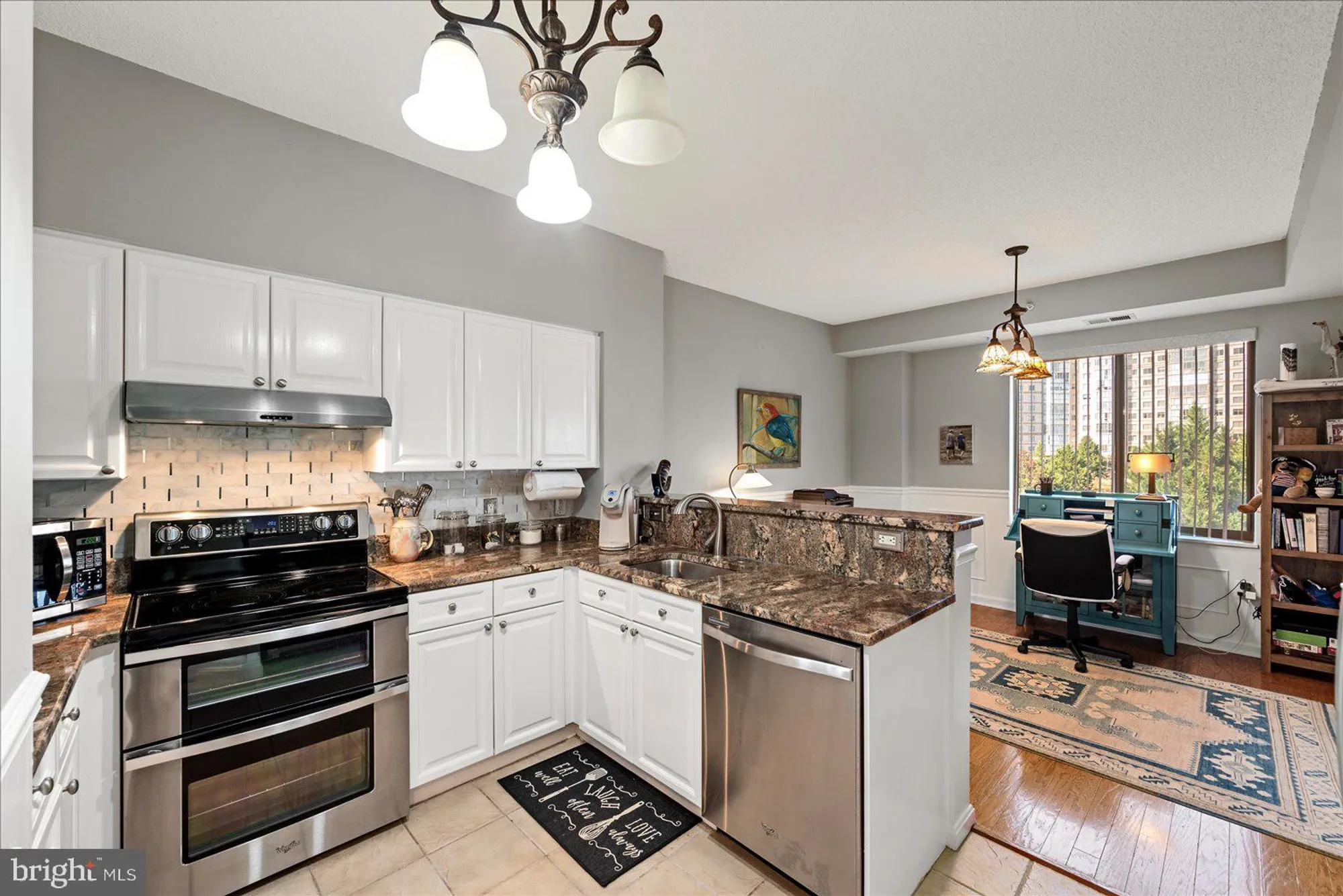 Property Slideshow image 13 of 44 | 19375 cypress ridge ter 207, Leesburg, VA, 20176