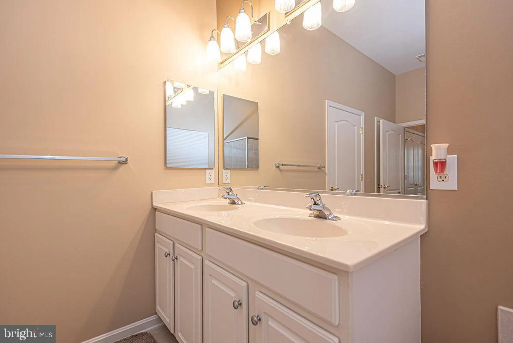 Property Slideshow image 32 of 73 | 8 long point ct, Ocean Pines, MD, 21811