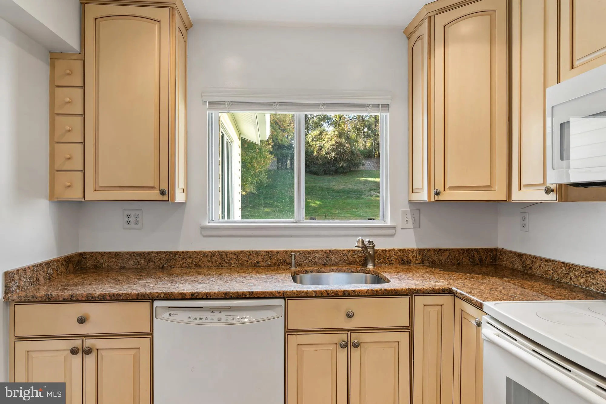 Property Slideshow image 10 of 23 | 3613 tarkington ln # 59-b, Silver Spring, MD, 20906