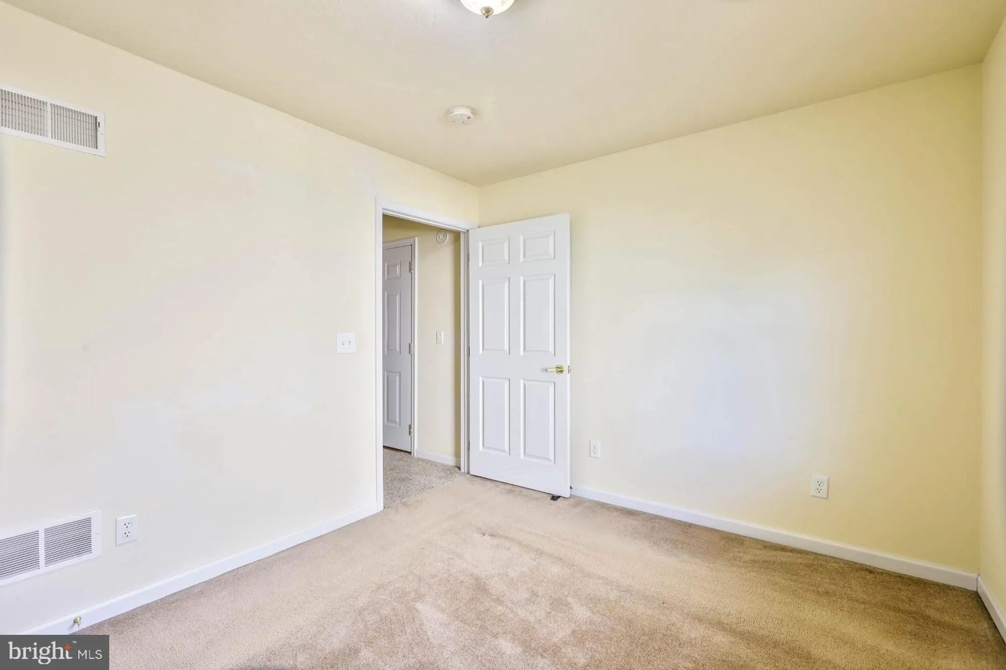 Property Slideshow image 23 of 45 | 21 lantern ln, Shippensburg, PA, 17257