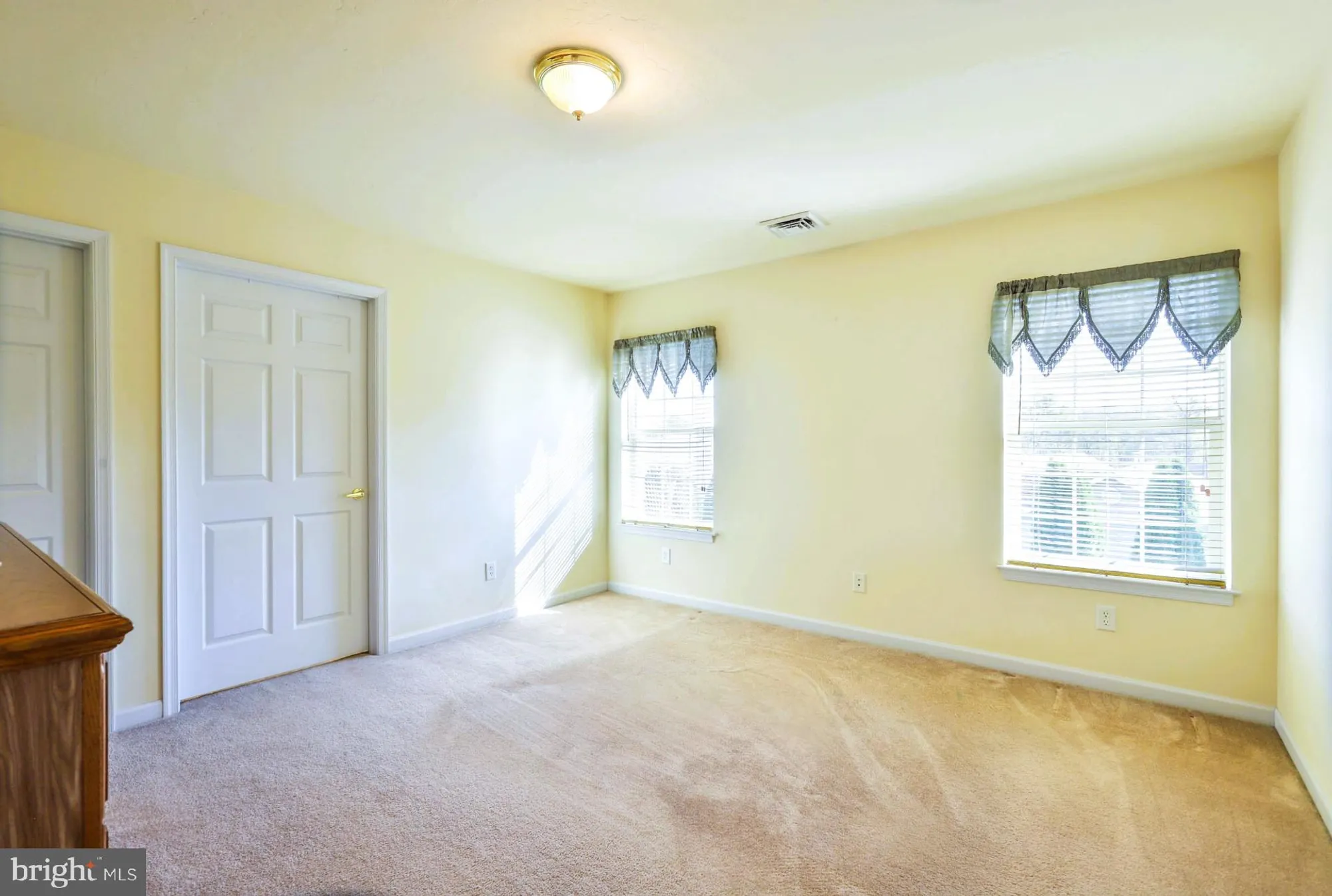 Property Slideshow image 21 of 45 | 21 lantern ln, Shippensburg, PA, 17257