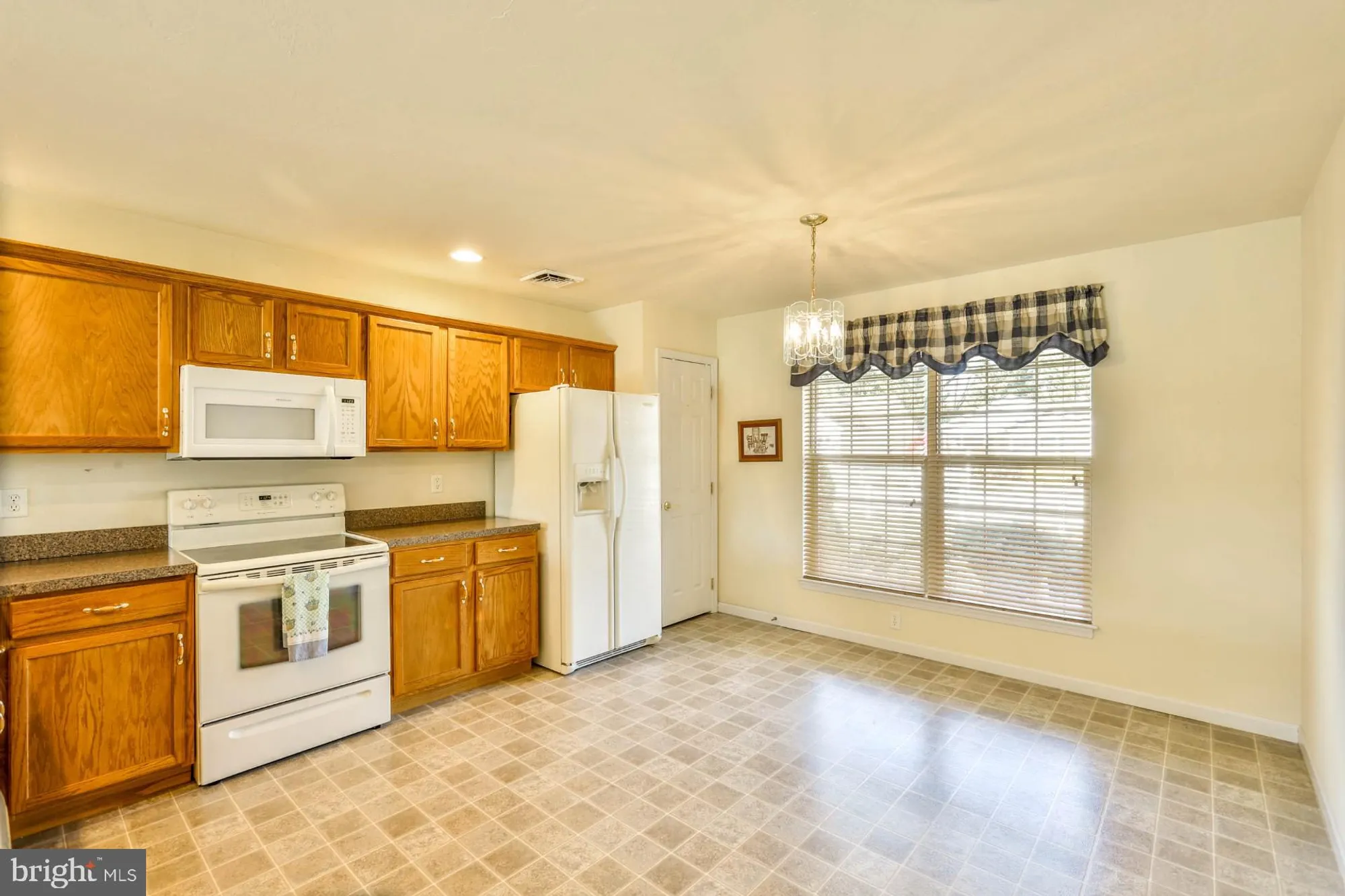 Property Slideshow image 13 of 45 | 21 lantern ln, Shippensburg, PA, 17257