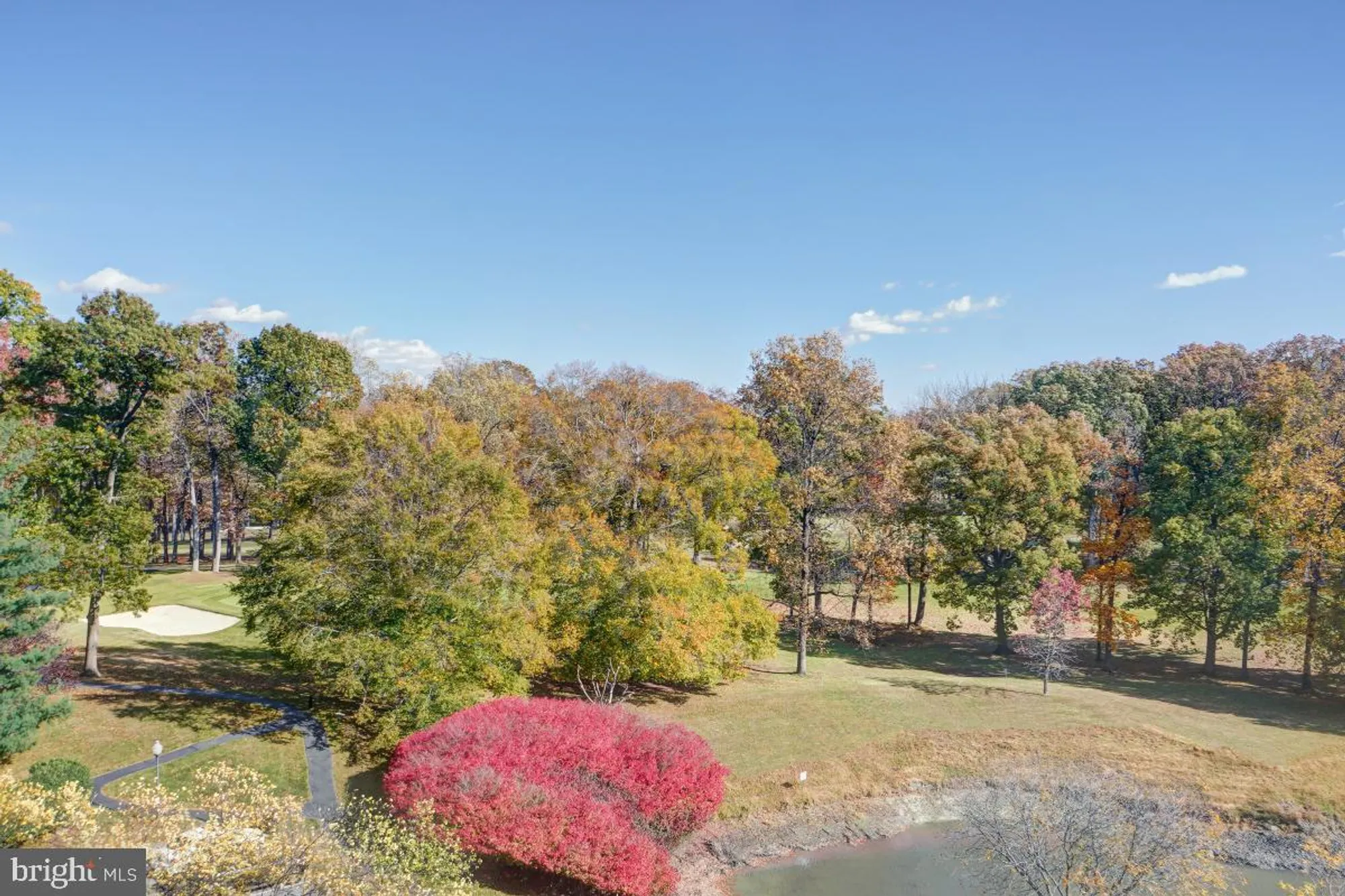 Property Slideshow image 12 of 33 | 15101 interlachen dr 1-625, Silver Spring, MD, 20906