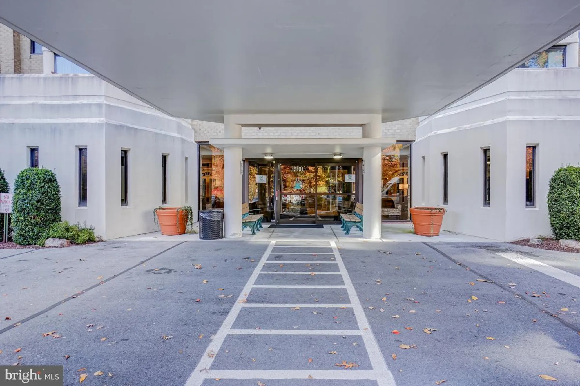 Property Slideshow image 29 of 33 | 15101 interlachen dr 1-625, Silver Spring, MD, 20906