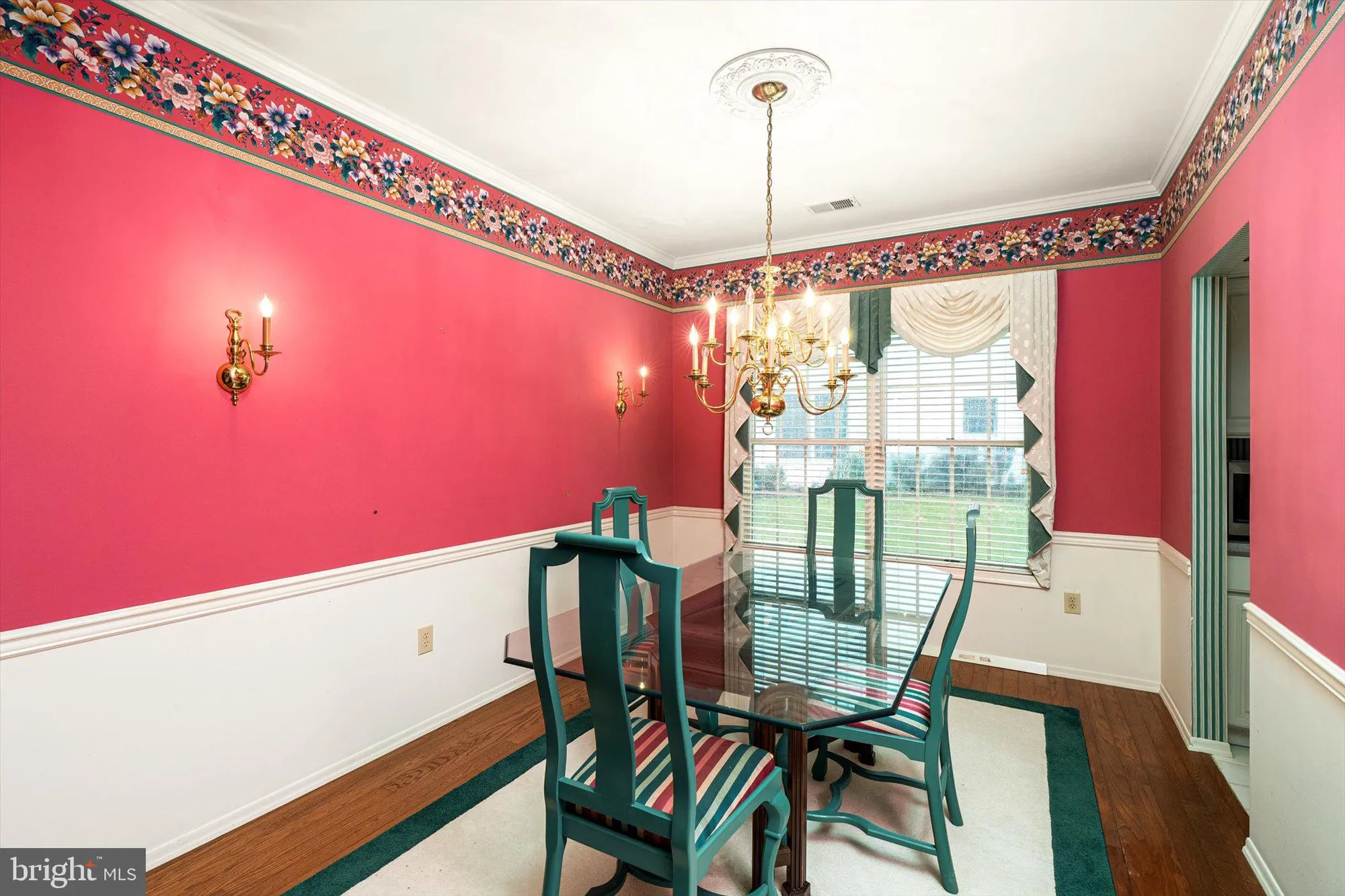 Property Slideshow image 8 of 25 | 213 homestead cir, Columbus, NJ, 08022