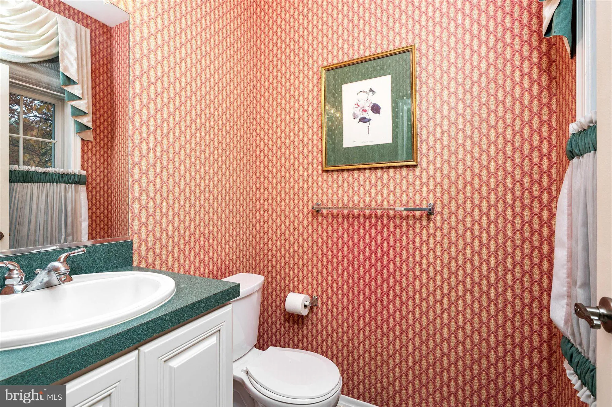 Property Slideshow image 5 of 25 | 213 homestead cir, Columbus, NJ, 08022