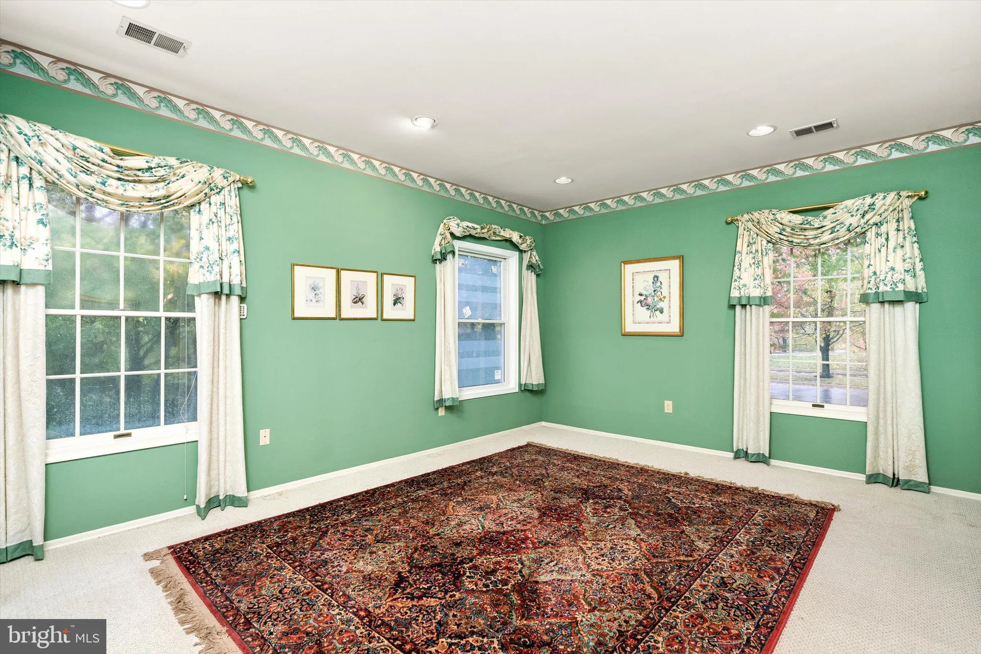 Property Slideshow image 14 of 25 | 213 homestead cir, Columbus, NJ, 08022